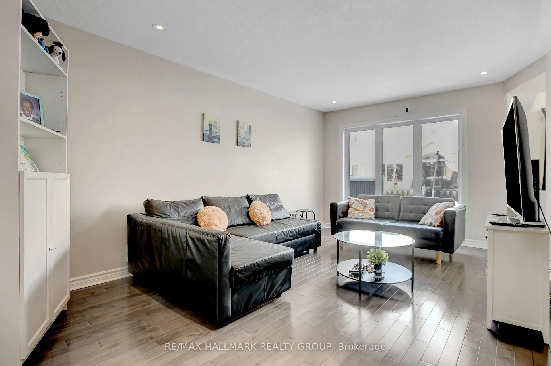 Photo 2 of 816 Ashenvale Way, Ottawa, Avalon East — HOMEH
