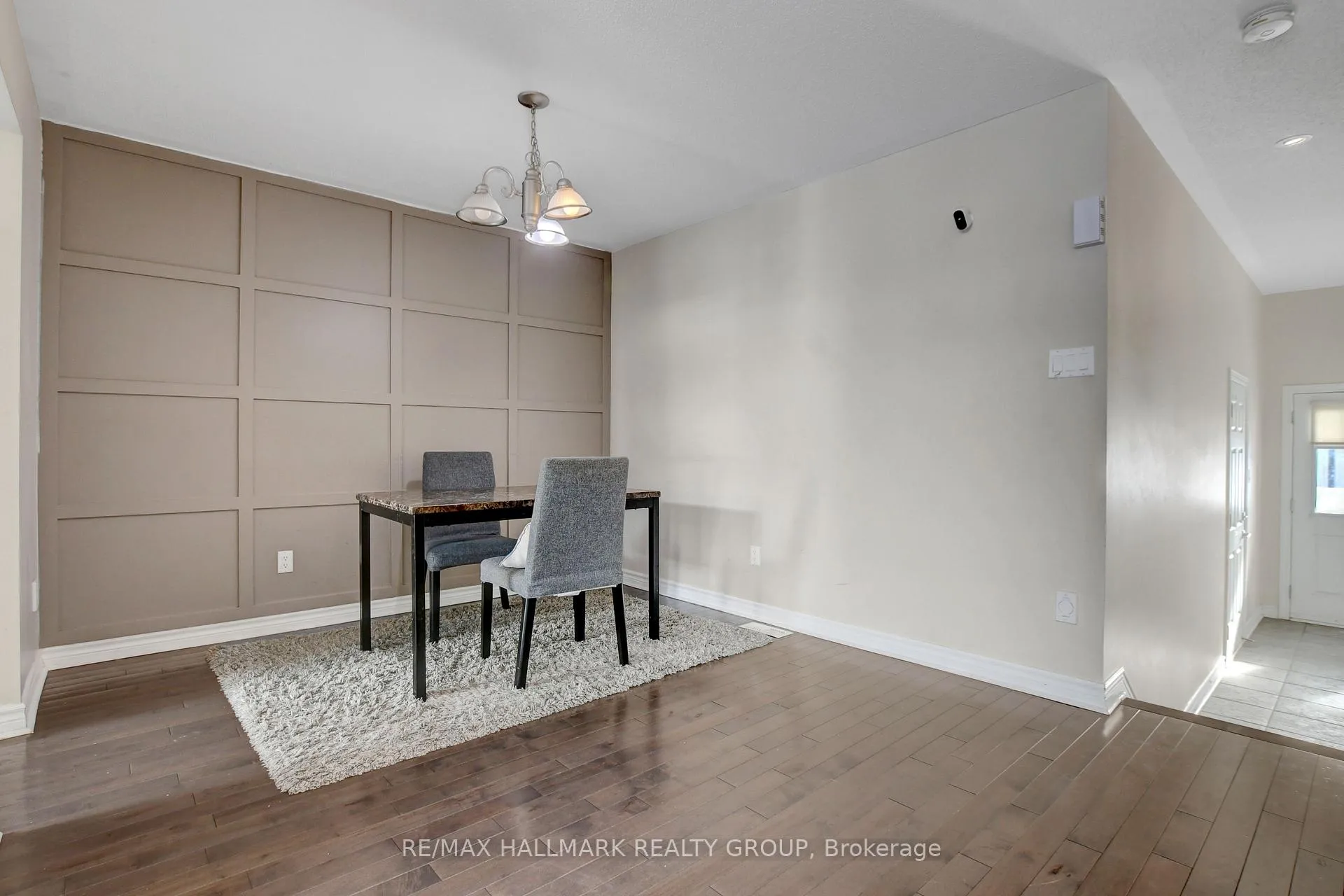 Photo 6 of 816 Ashenvale Way, Ottawa, Avalon East — HOMEH