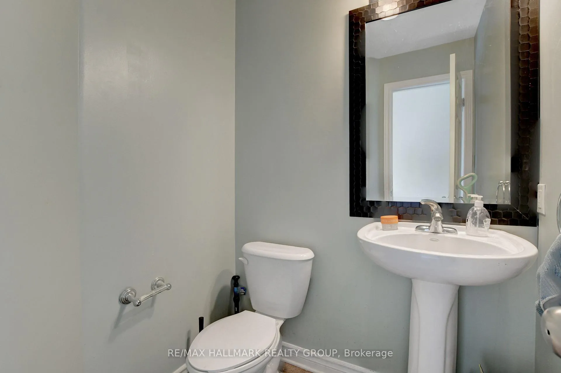 Photo 12 of 816 Ashenvale Way, Ottawa, Avalon East — HOMEH