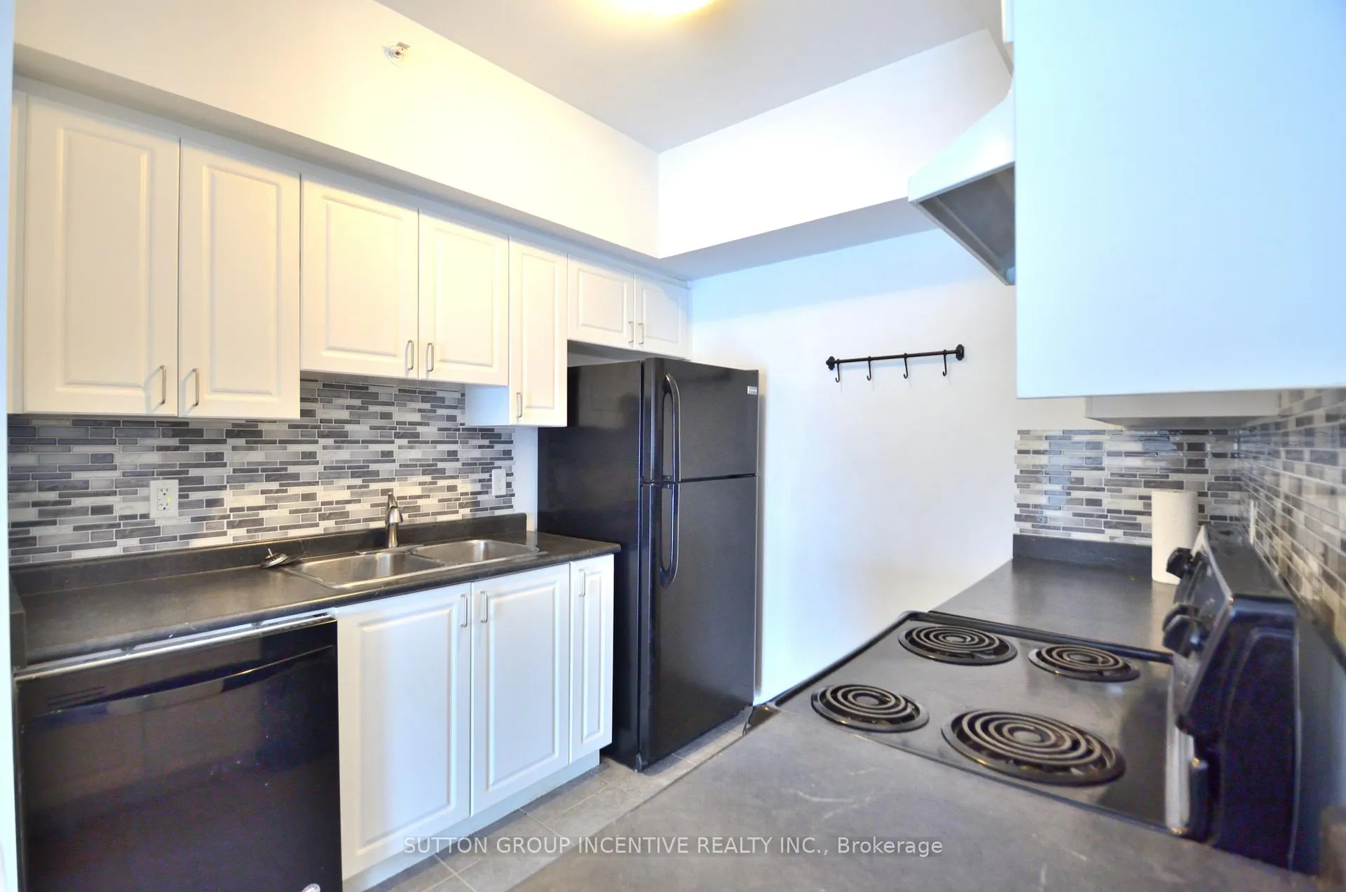 Photo 11 of Unit 208, 5 Greenwich Street, Barrie, Ardagh — HOMEH