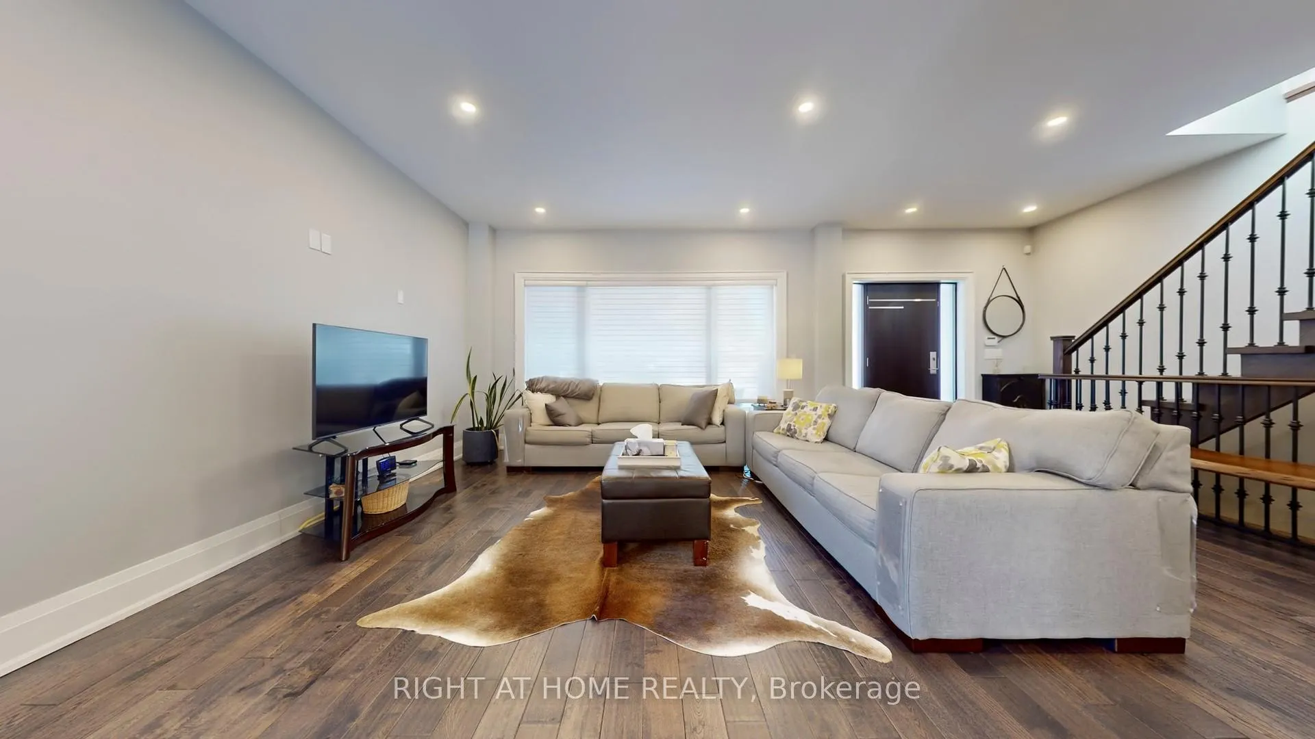 Photo 6 of 7 Forest Path Court N, Etobicoke, Thistletown-Beaumonde Heights — HOMEH
