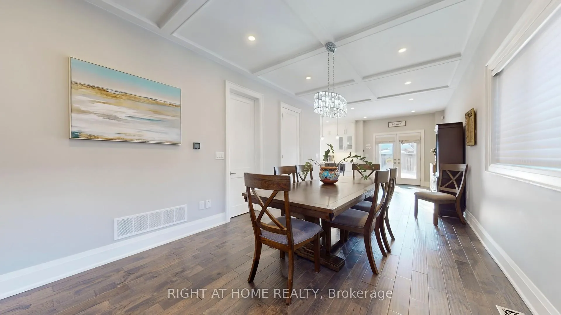 Photo 9 of 7 Forest Path Court N, Etobicoke, Thistletown-Beaumonde Heights — HOMEH