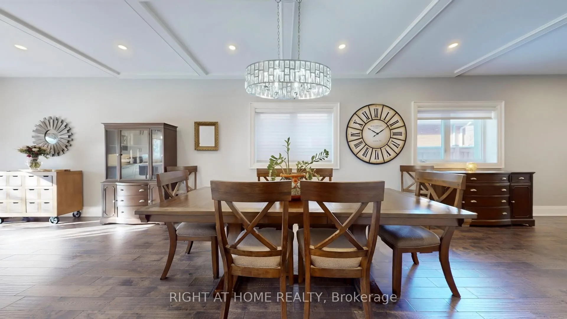 Photo 10 of 7 Forest Path Court N, Etobicoke, Thistletown-Beaumonde Heights — HOMEH