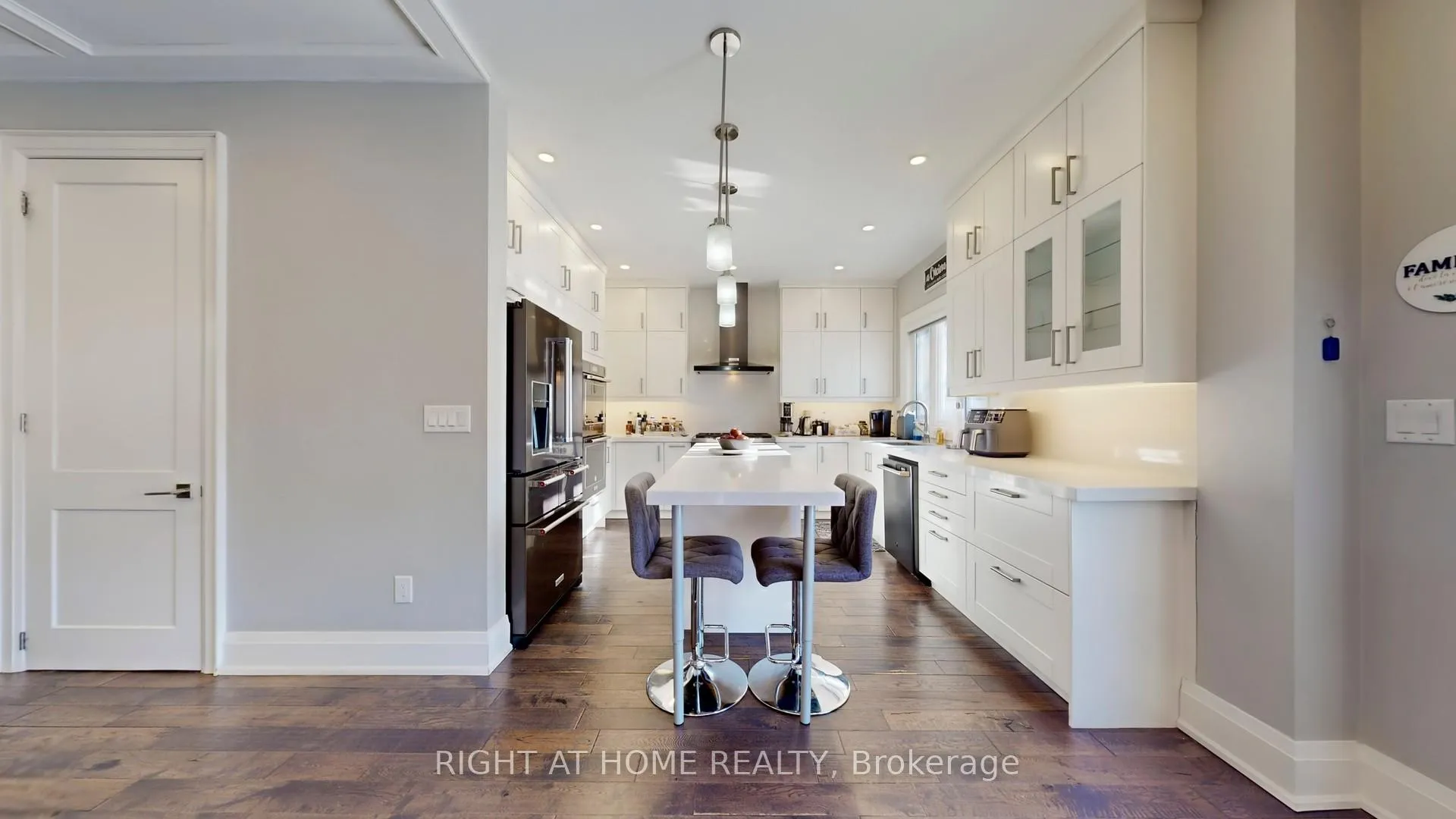 Photo 11 of 7 Forest Path Court N, Etobicoke, Thistletown-Beaumonde Heights — HOMEH