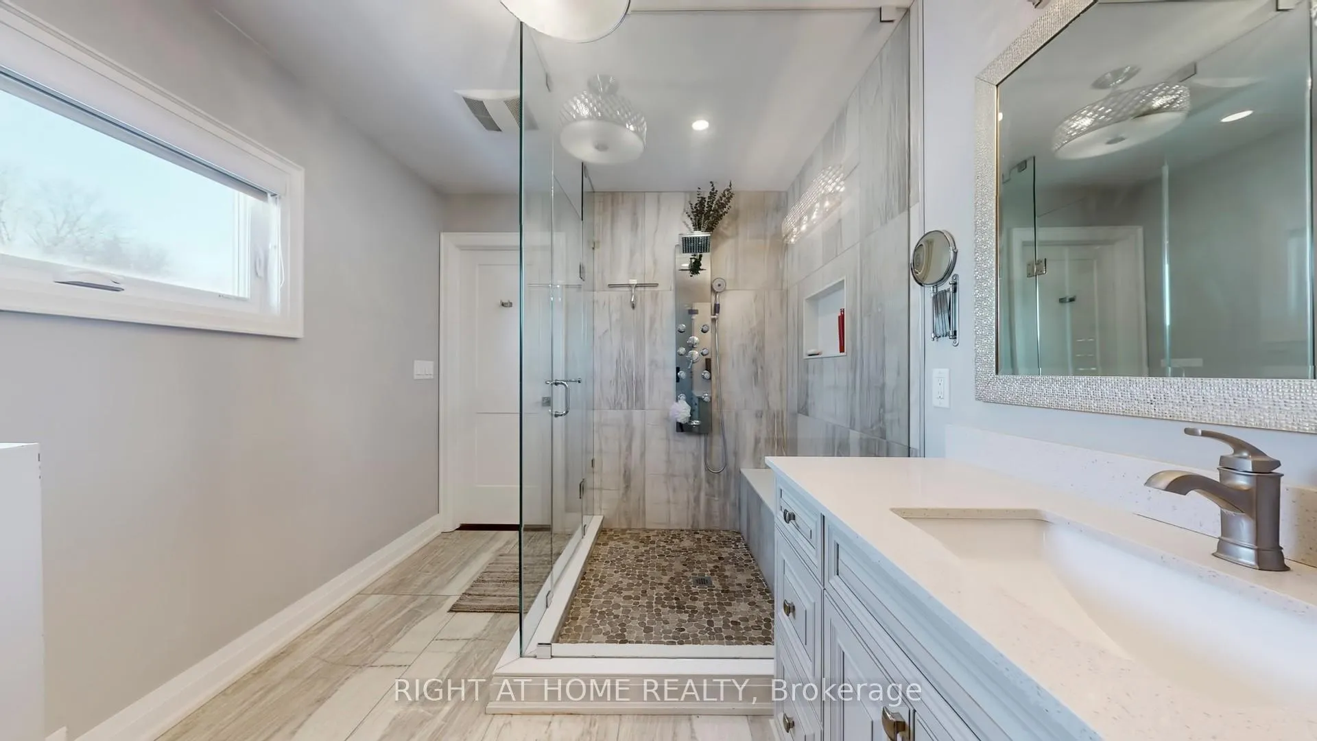 Photo 27 of 7 Forest Path Court N, Etobicoke, Thistletown-Beaumonde Heights — HOMEH