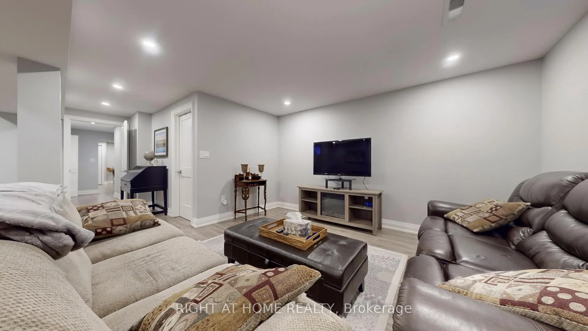 Photo 38 of 7 Forest Path Court N, Etobicoke, Thistletown-Beaumonde Heights — HOMEH