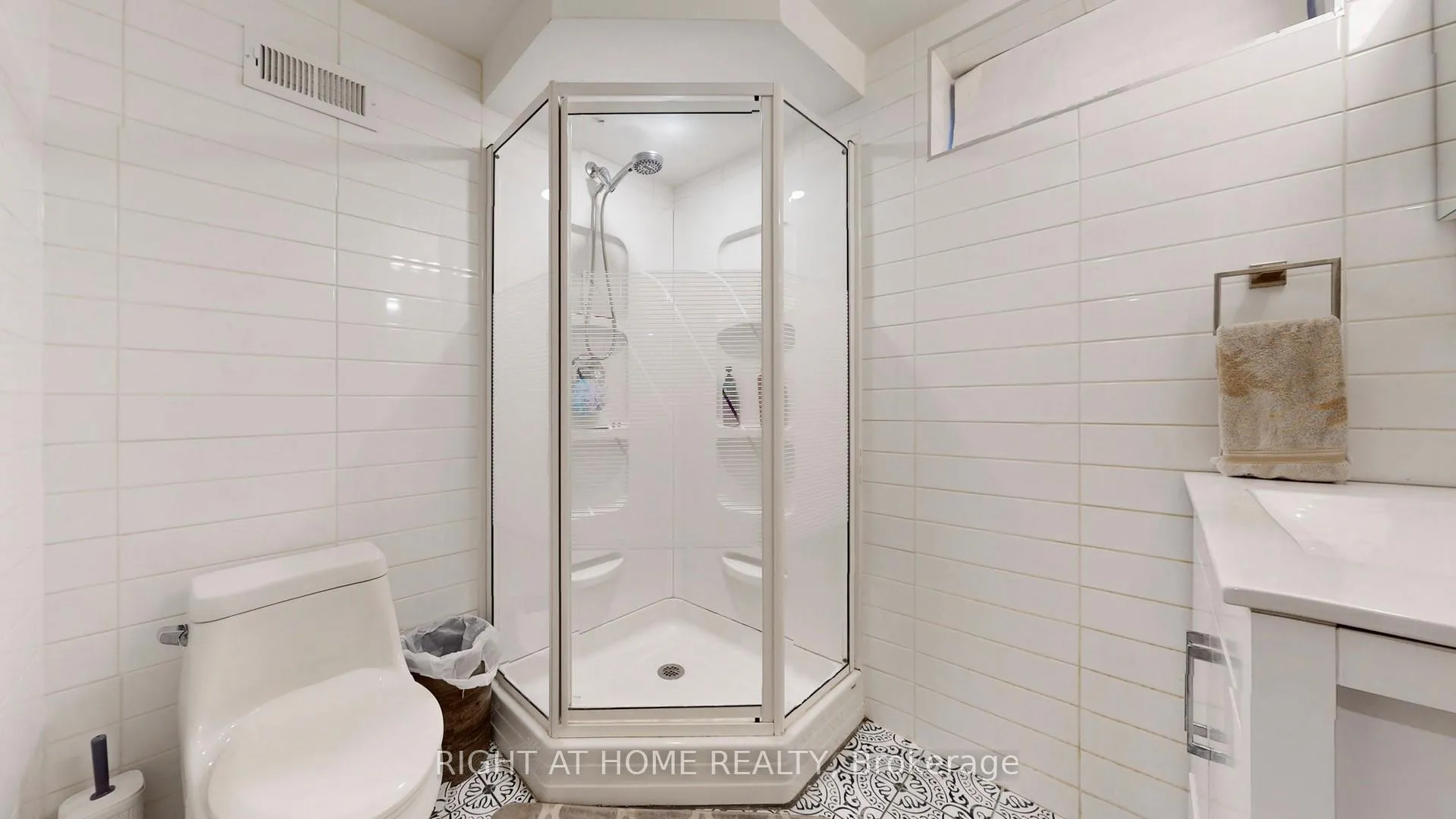 Photo 46 of 7 Forest Path Court N, Etobicoke, Thistletown-Beaumonde Heights — HOMEH