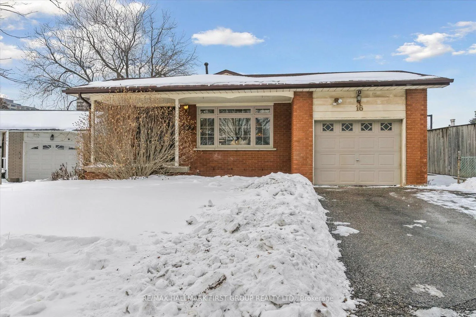 Photo 1 of 16 Follett Court, Ajax, South East — HOMEH
