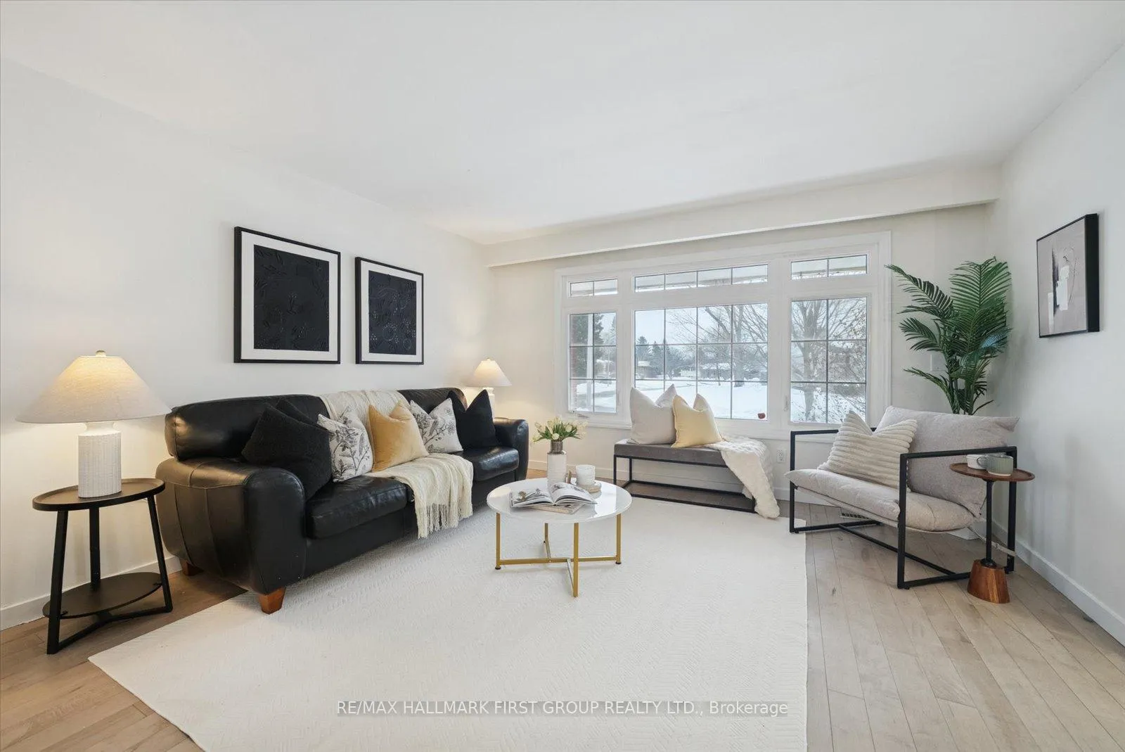 Photo 4 of 16 Follett Court, Ajax, South East — HOMEH