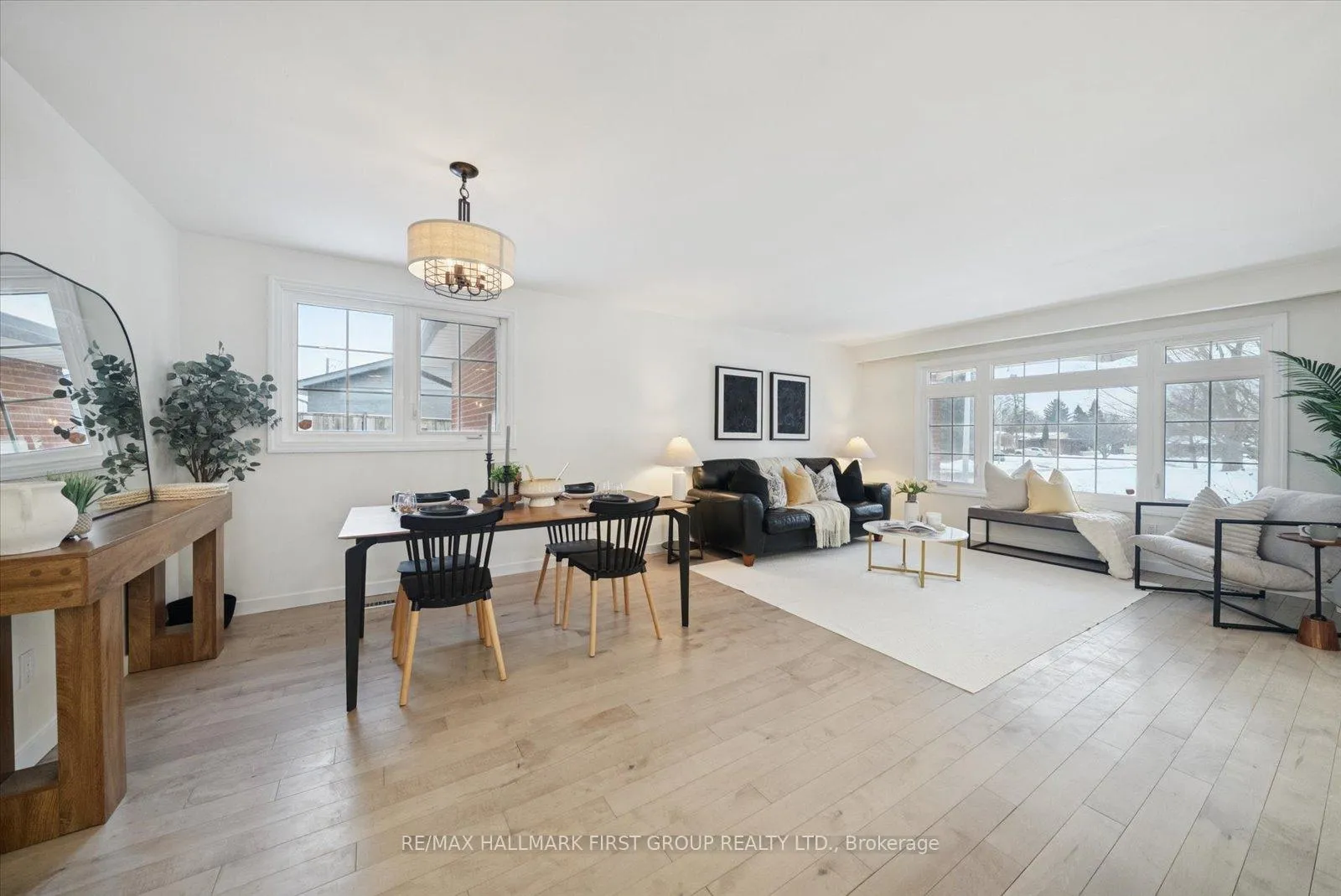 Photo 7 of 16 Follett Court, Ajax, South East — HOMEH