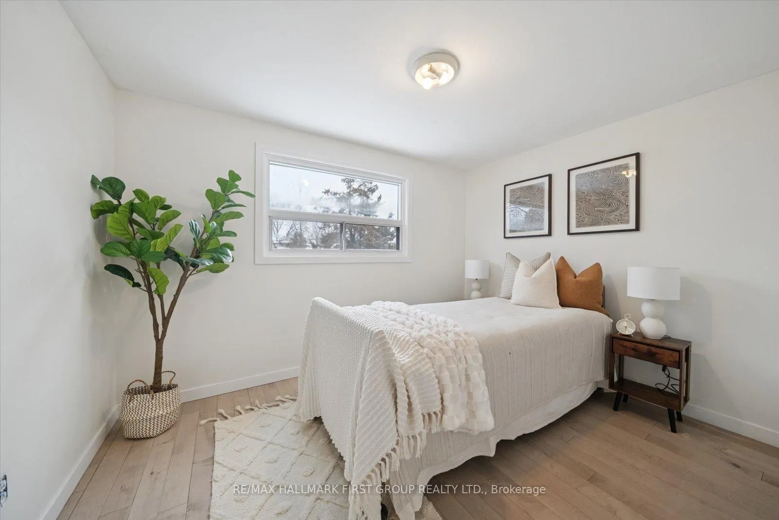 Photo 12 of 16 Follett Court, Ajax, South East — HOMEH