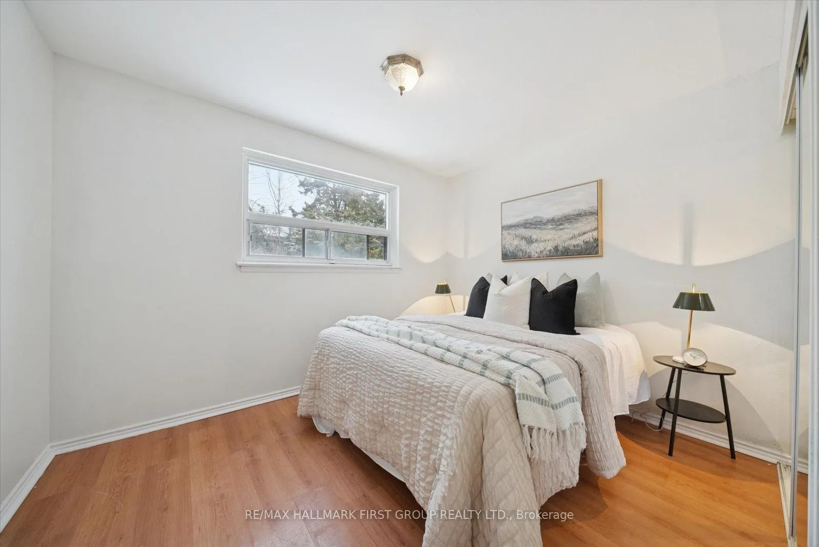 Photo 15 of 16 Follett Court, Ajax, South East — HOMEH