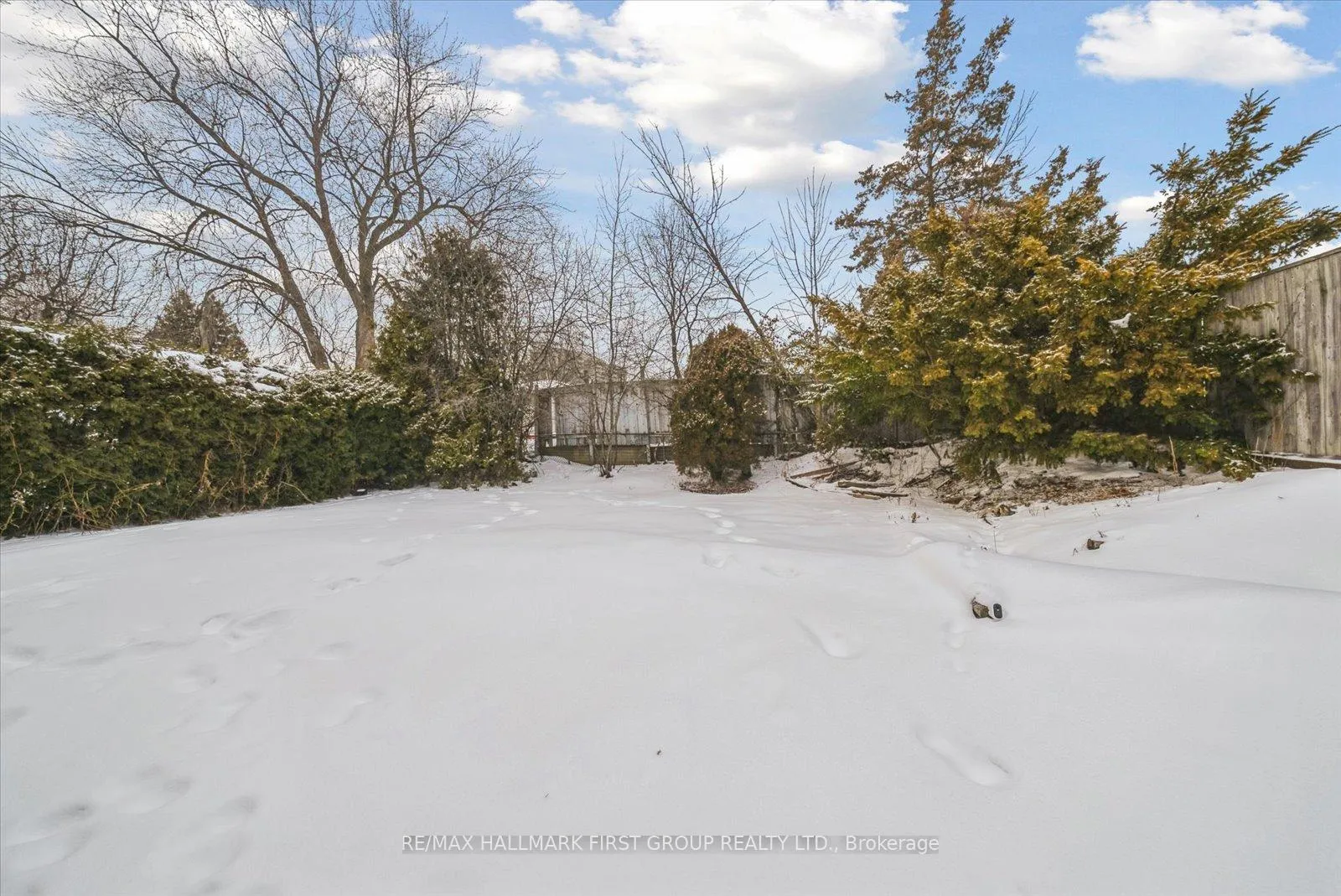 Photo 16 of 16 Follett Court, Ajax, South East — HOMEH