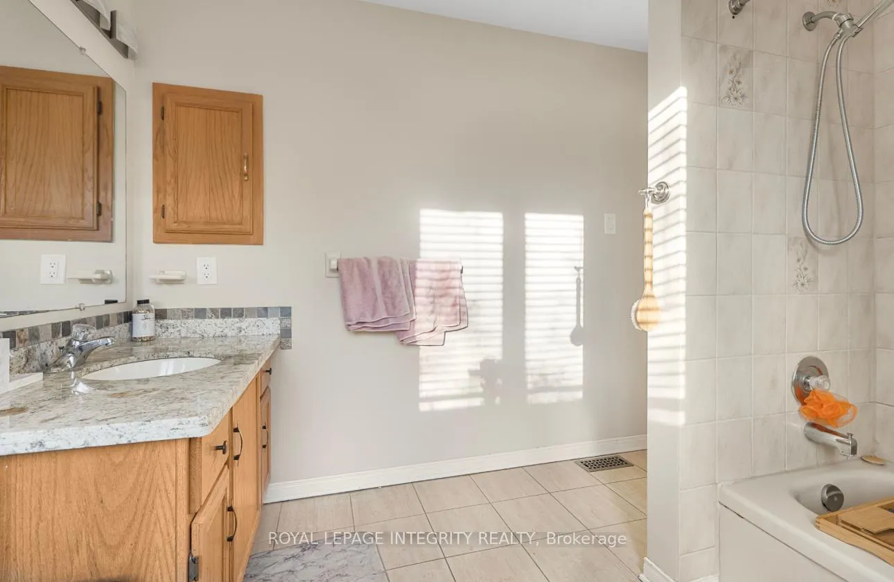 Photo 18 of 1109 Cindy Hill Crescent, Ottawa, Manotick Long Island & Nicholls Island — HOMEH