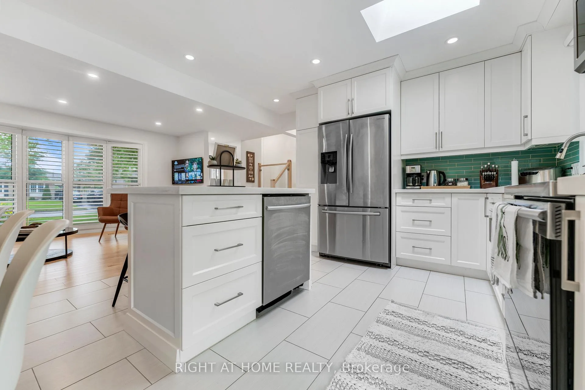 Photo 7 of 11 Nickel Street, St. Catharines, Lakeshore — HOMEH