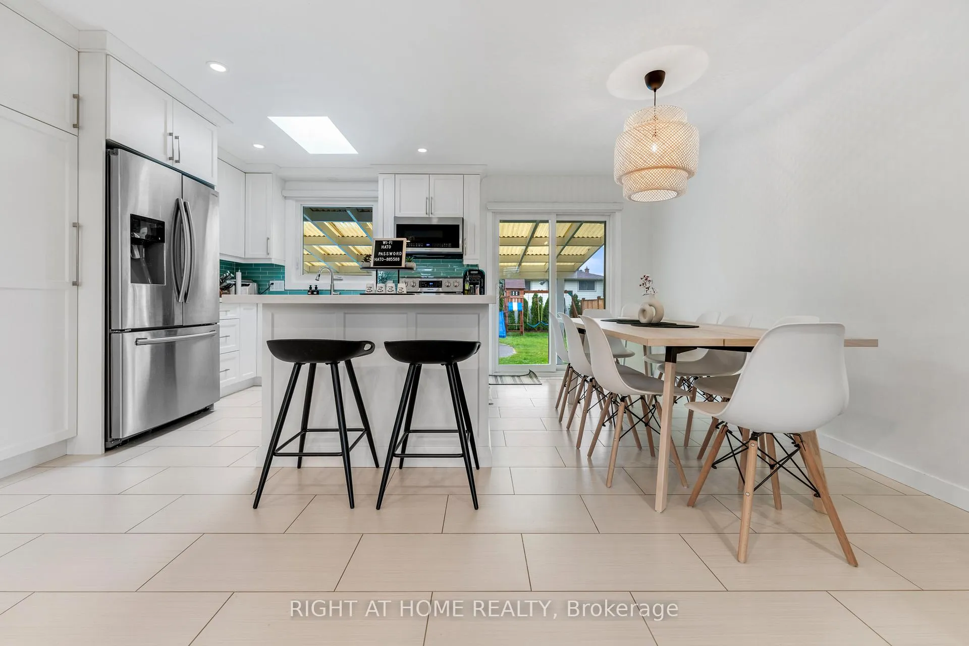 Photo 9 of 11 Nickel Street, St. Catharines, Lakeshore — HOMEH