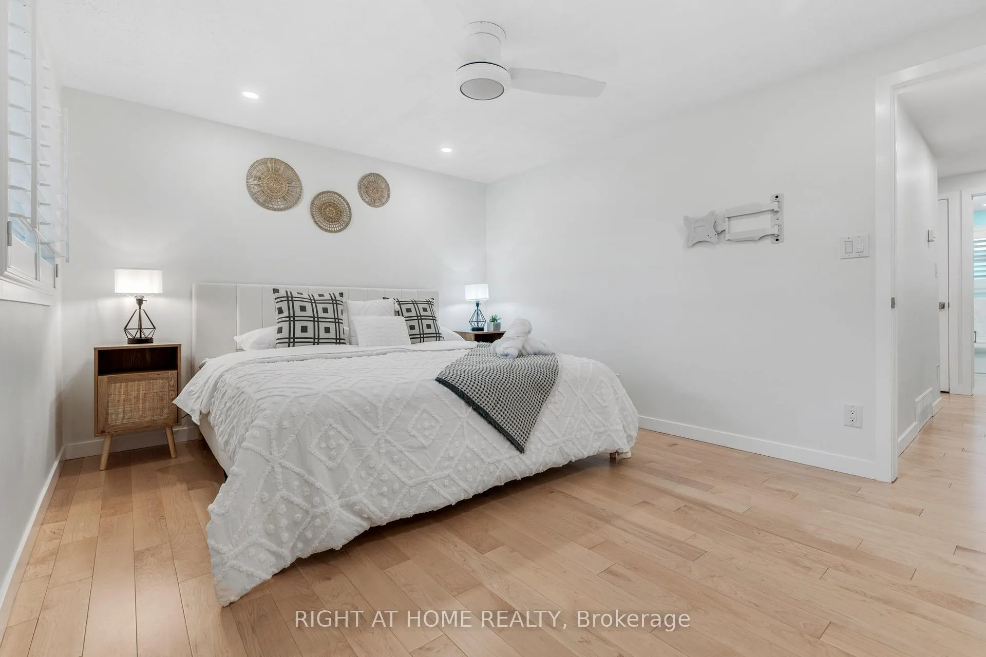Photo 13 of 11 Nickel Street, St. Catharines, Lakeshore — HOMEH
