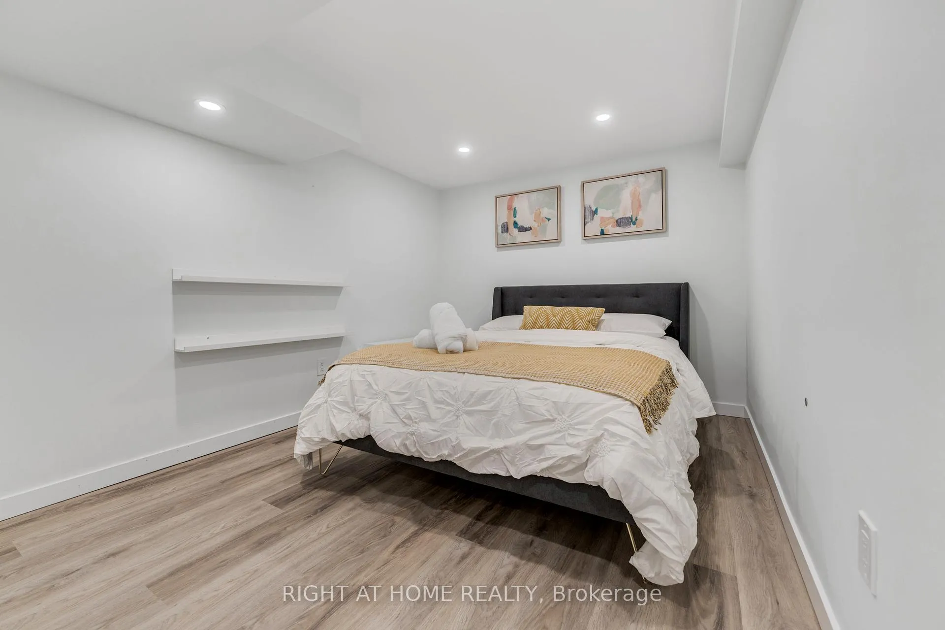 Photo 28 of 11 Nickel Street, St. Catharines, Lakeshore — HOMEH