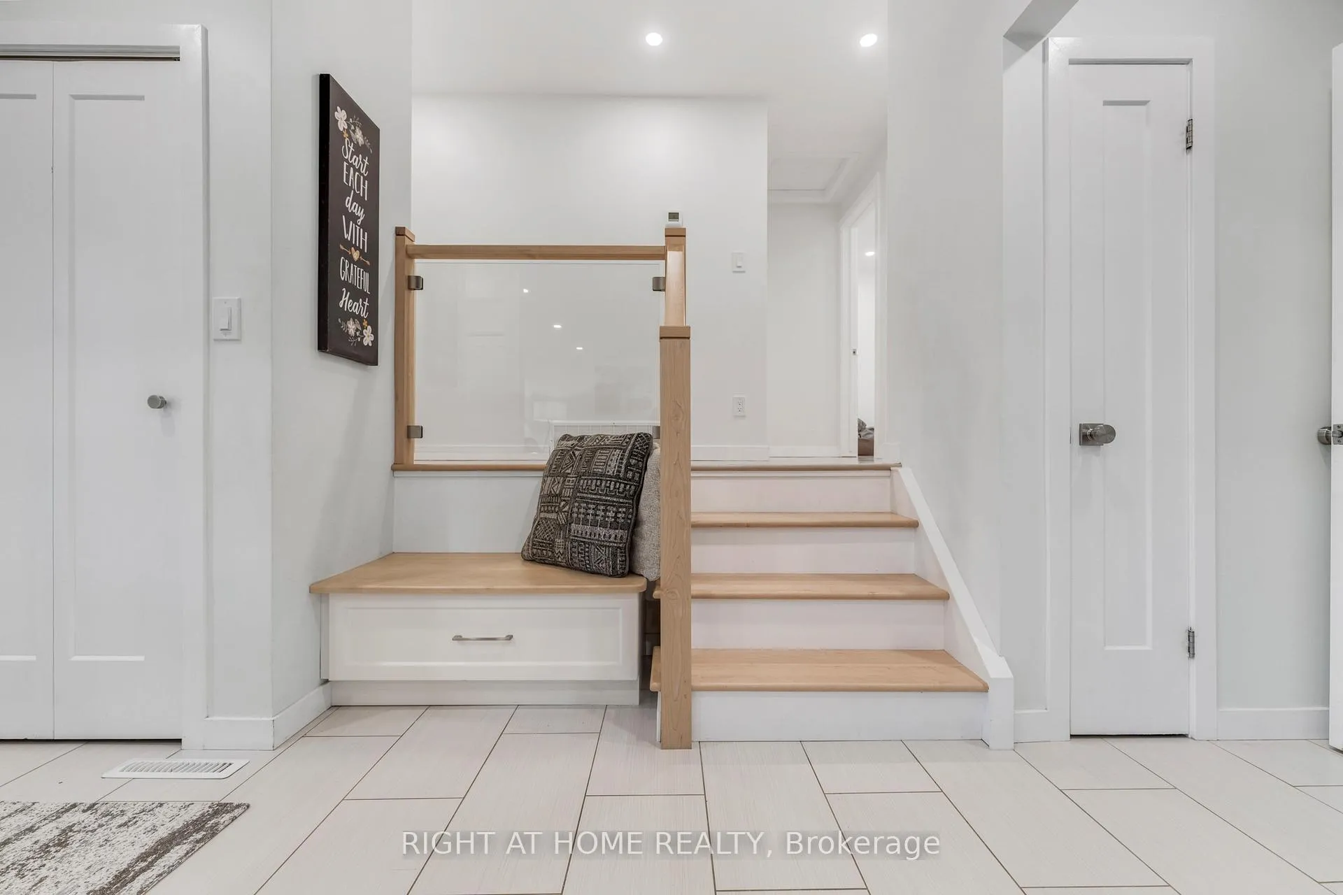 Photo 33 of 11 Nickel Street, St. Catharines, Lakeshore — HOMEH