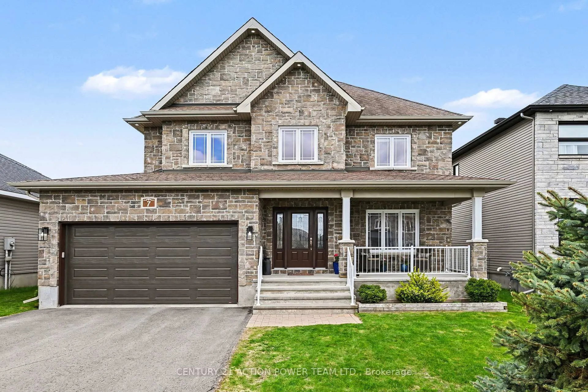 Front of 7 Richer Street W