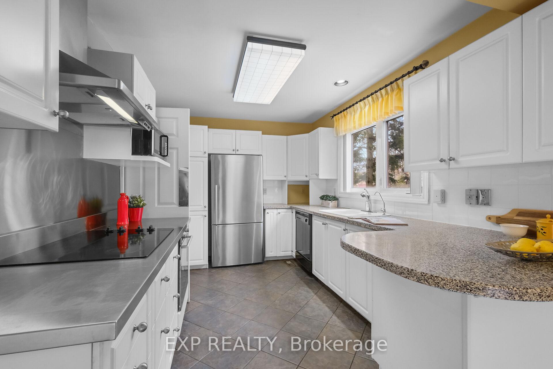 Photo 14 of 104 Dunbarton Court, Ottawa, Cardinal Glen — HOMEH