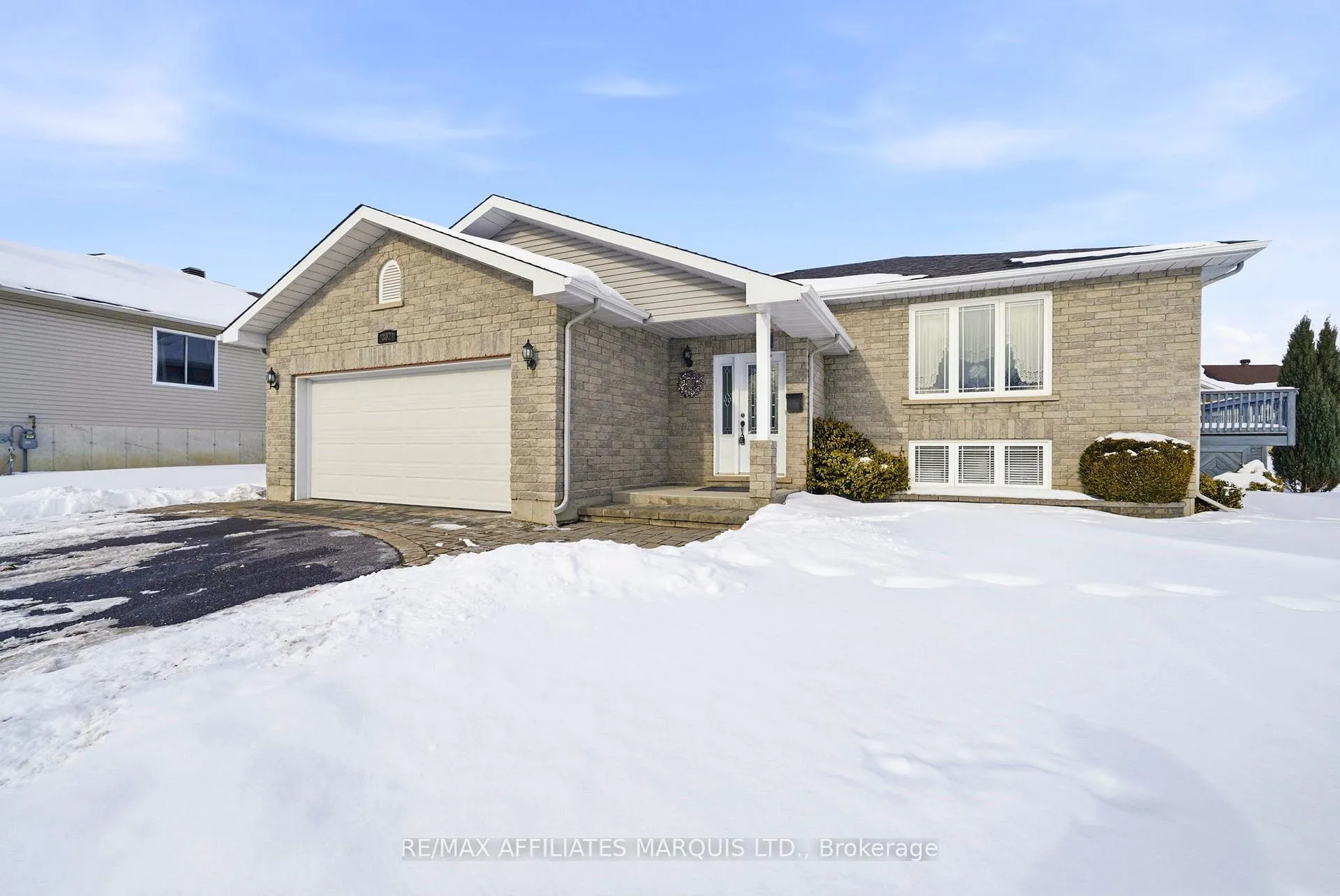 Photo 2 of 302 Emma Avenue, Cornwall — HOMEH