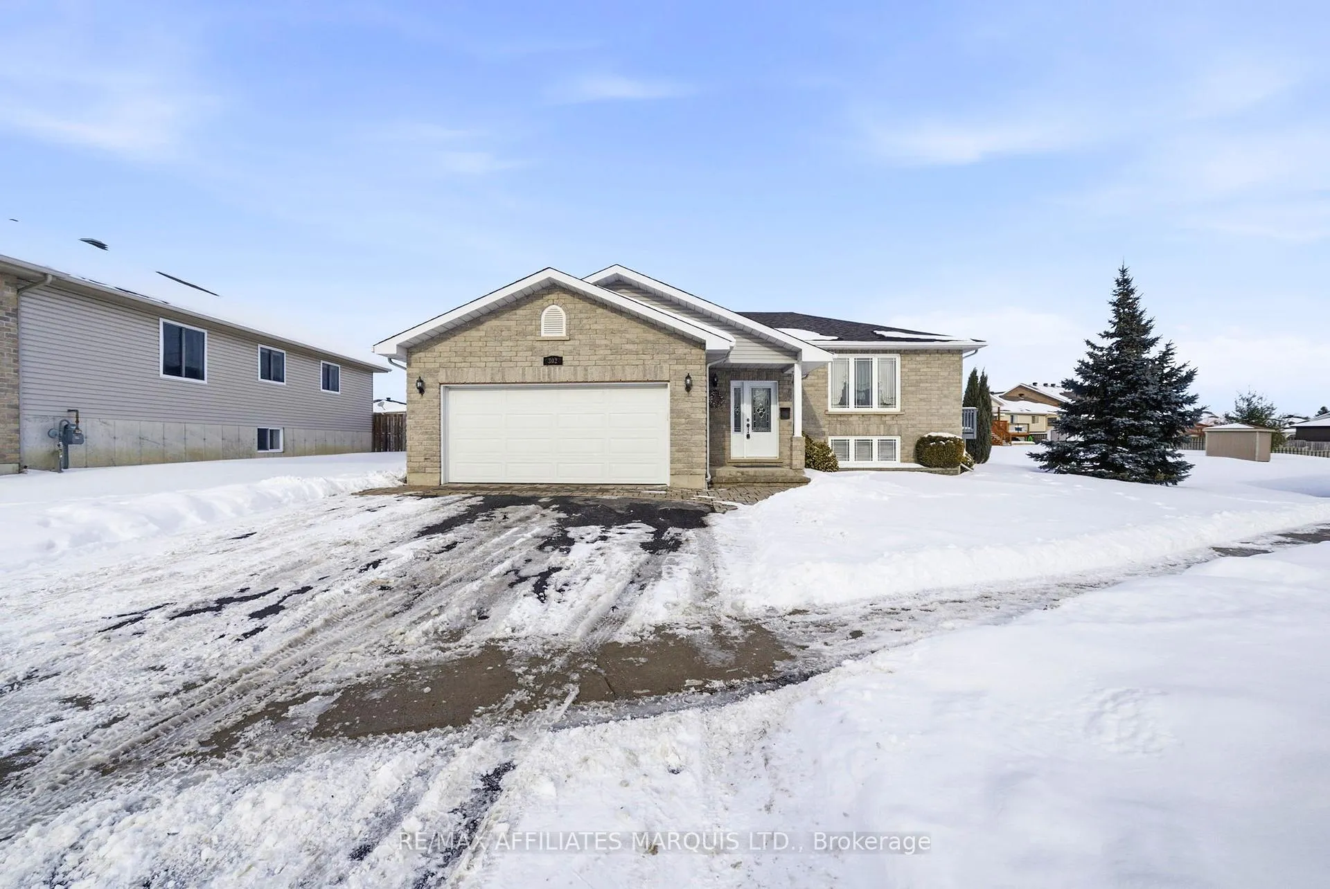 Photo 3 of 302 Emma Avenue, Cornwall — HOMEH