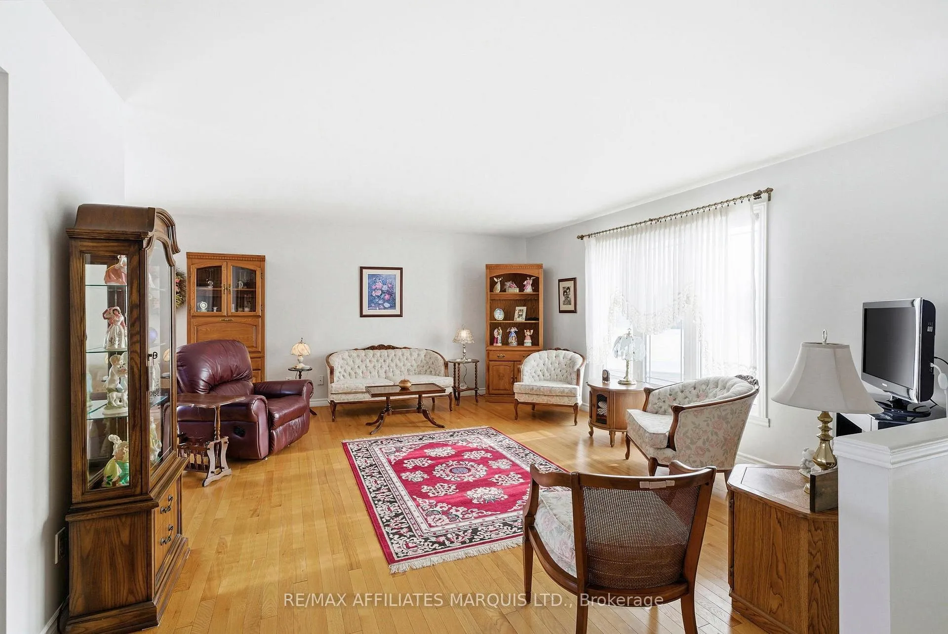 Photo 5 of 302 Emma Avenue, Cornwall — HOMEH