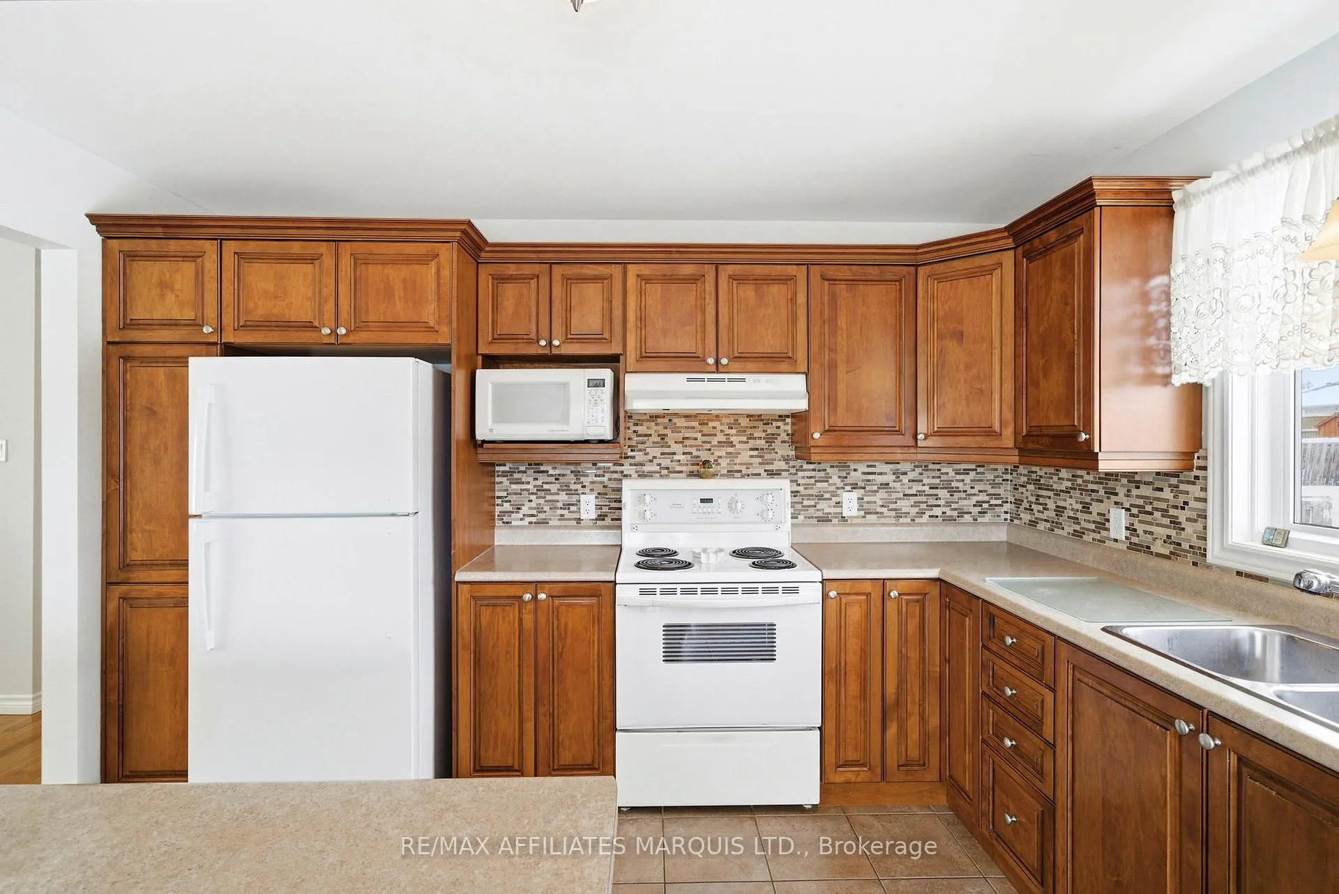 Photo 12 of 302 Emma Avenue, Cornwall — HOMEH