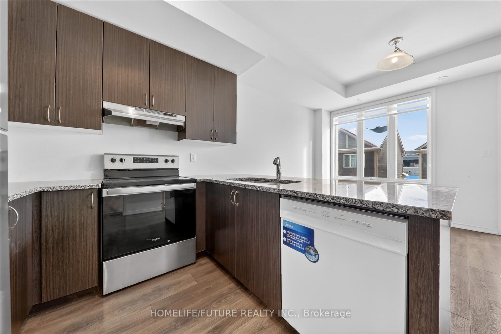 Photo 8 of Unit 92, 97 Danzatore Path, Oshawa, Windfields — HOMEH