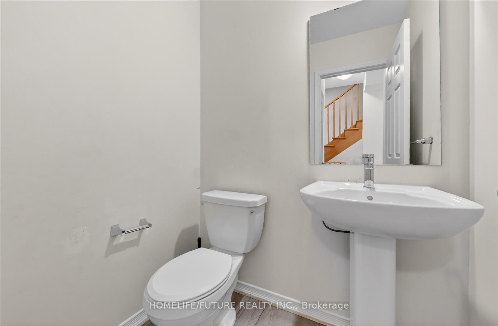 Photo 13 of Unit 92, 97 Danzatore Path, Oshawa, Windfields — HOMEH