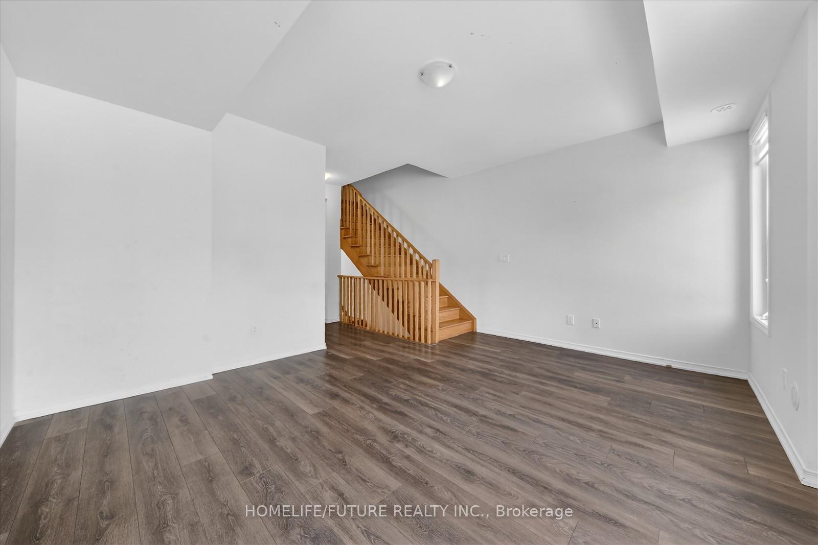 Photo 15 of Unit 92, 97 Danzatore Path, Oshawa, Windfields — HOMEH
