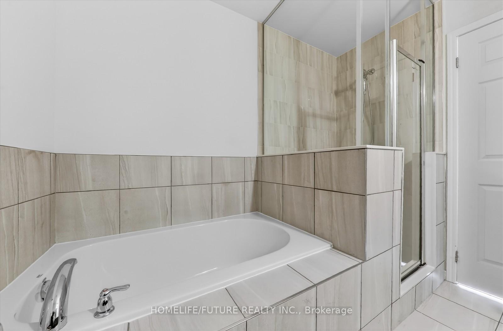 Photo 22 of Unit 92, 97 Danzatore Path, Oshawa, Windfields — HOMEH