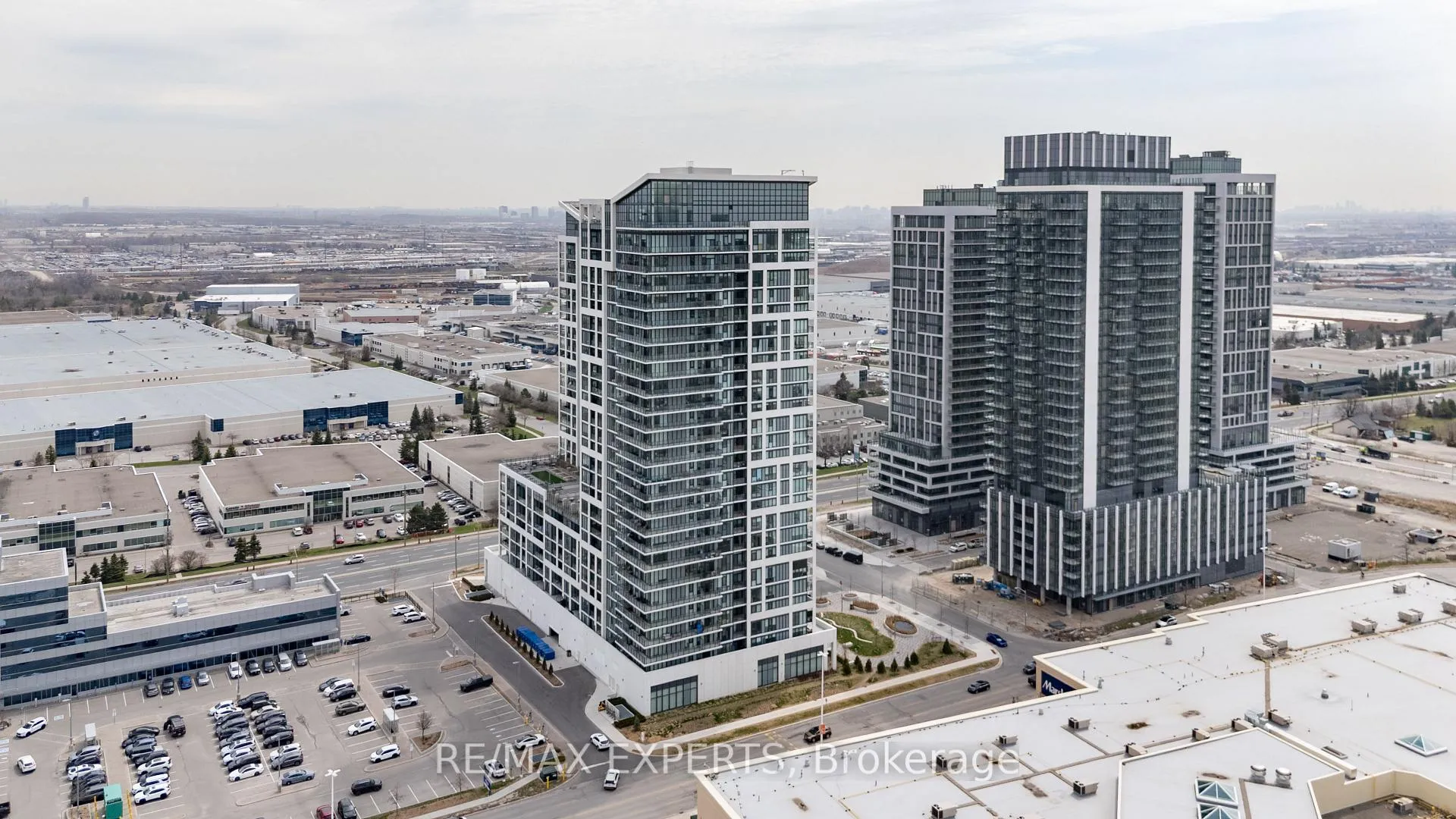 Photo 2 of Unit 1822, 9000 Jane Street, Vaughan, Concord — HOMEH
