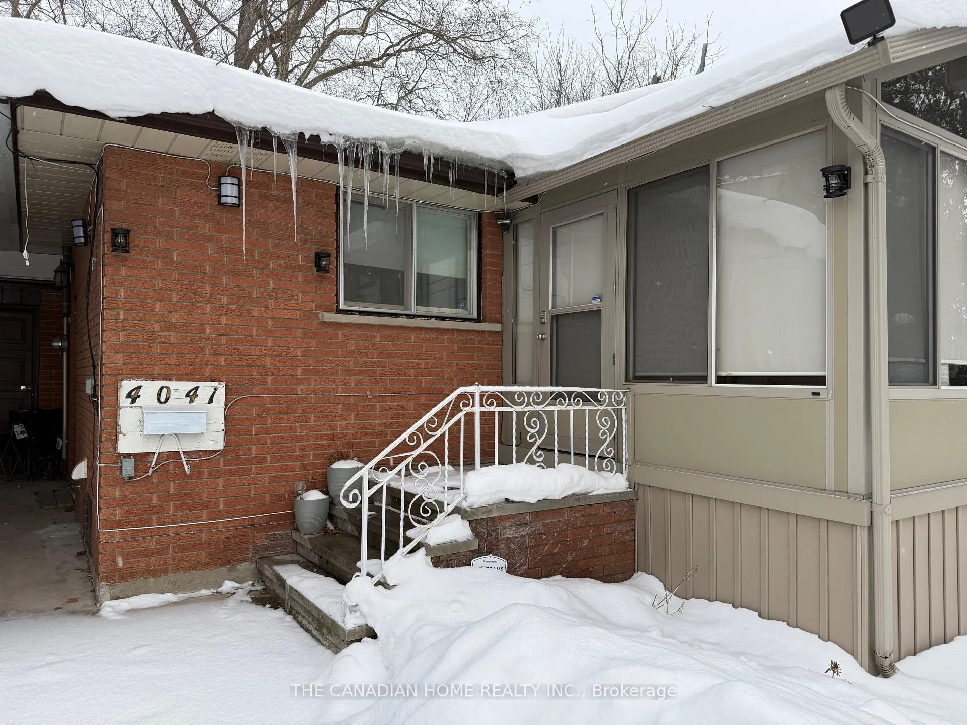 Photo 9 of 4041 Terrace Avenue, Niagara Falls, Downtown — HOMEH