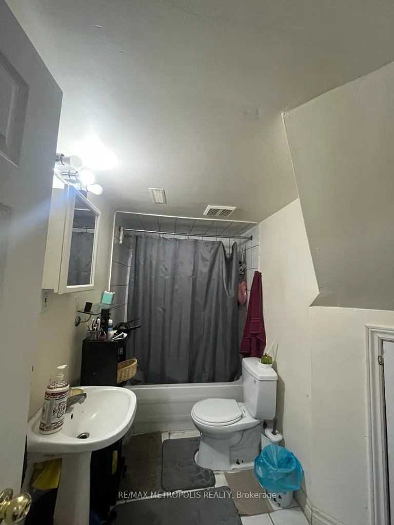 Photo 7 of Unit Basement 1, 2 Mayflower Drive, Markham, Milliken Mills East — HOMEH