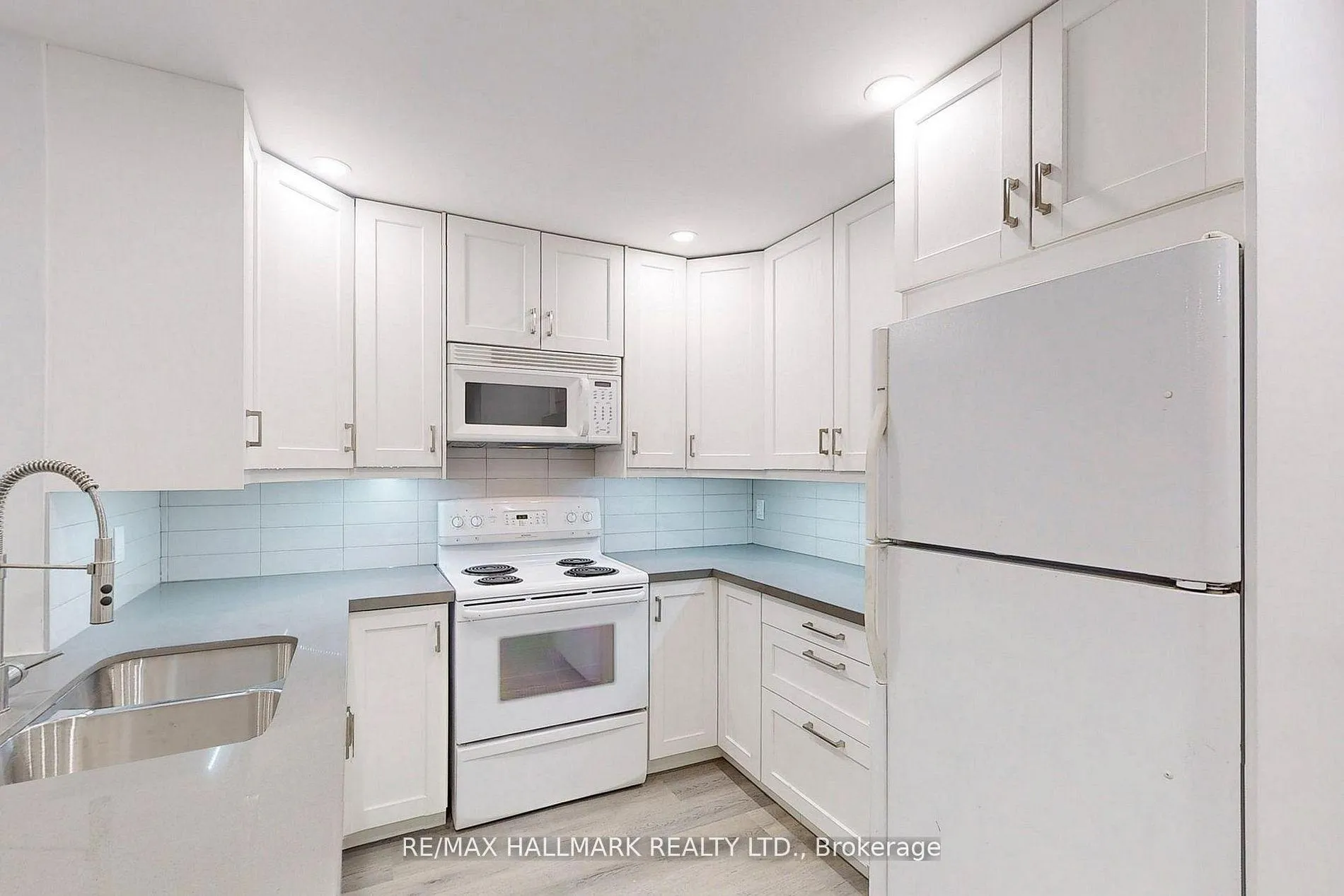 Photo 2 of Unit Lower, 36 Farley Crescent, Etobicoke, Willowridge-Martingrove-Richview — HOMEH