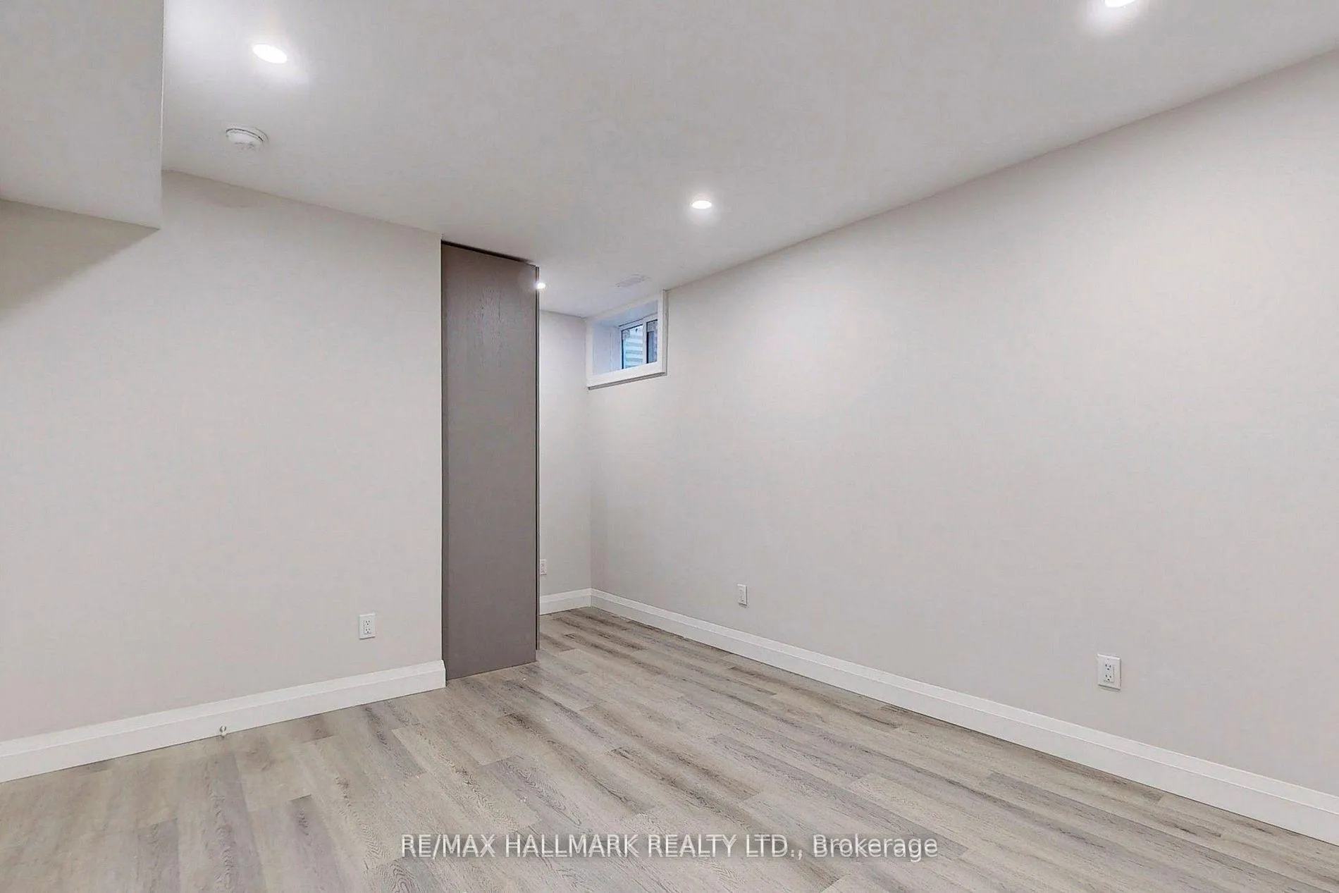 Photo 7 of Unit Lower, 36 Farley Crescent, Etobicoke, Willowridge-Martingrove-Richview — HOMEH