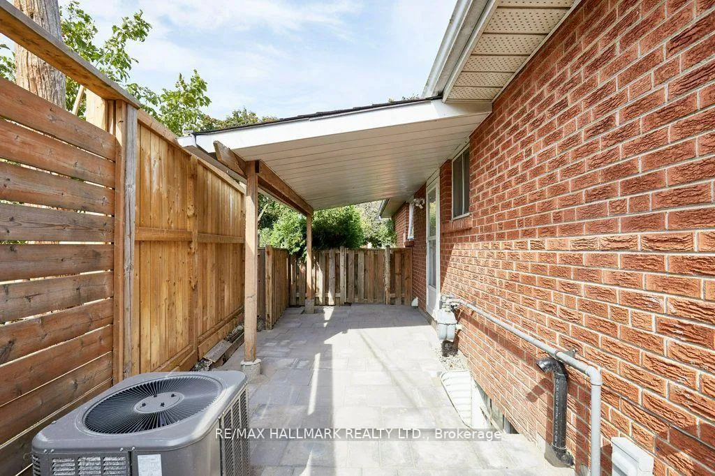 Photo 14 of Unit Lower, 36 Farley Crescent, Etobicoke, Willowridge-Martingrove-Richview — HOMEH