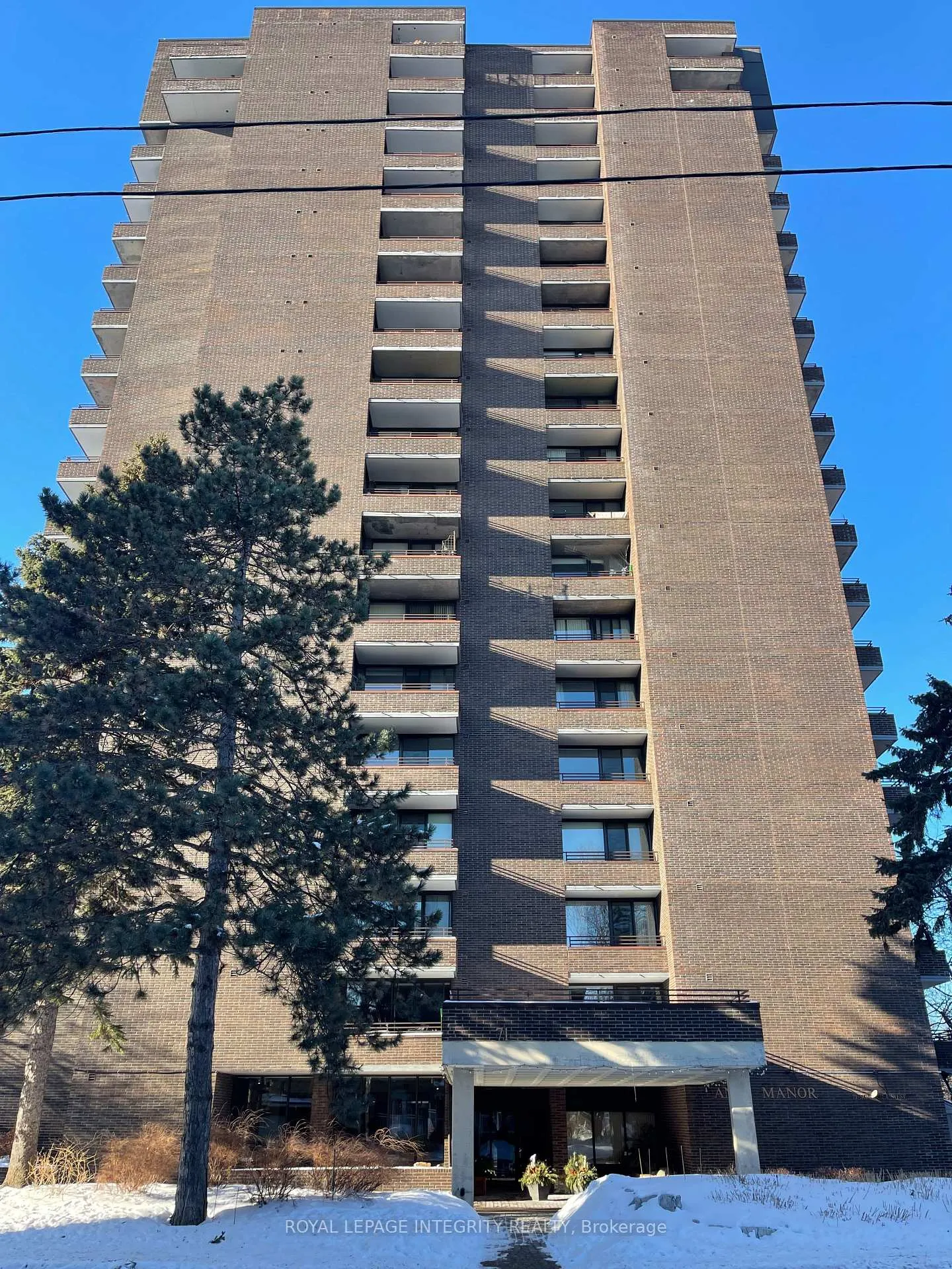Front of Unit 1006, 71 Somerset Street W
