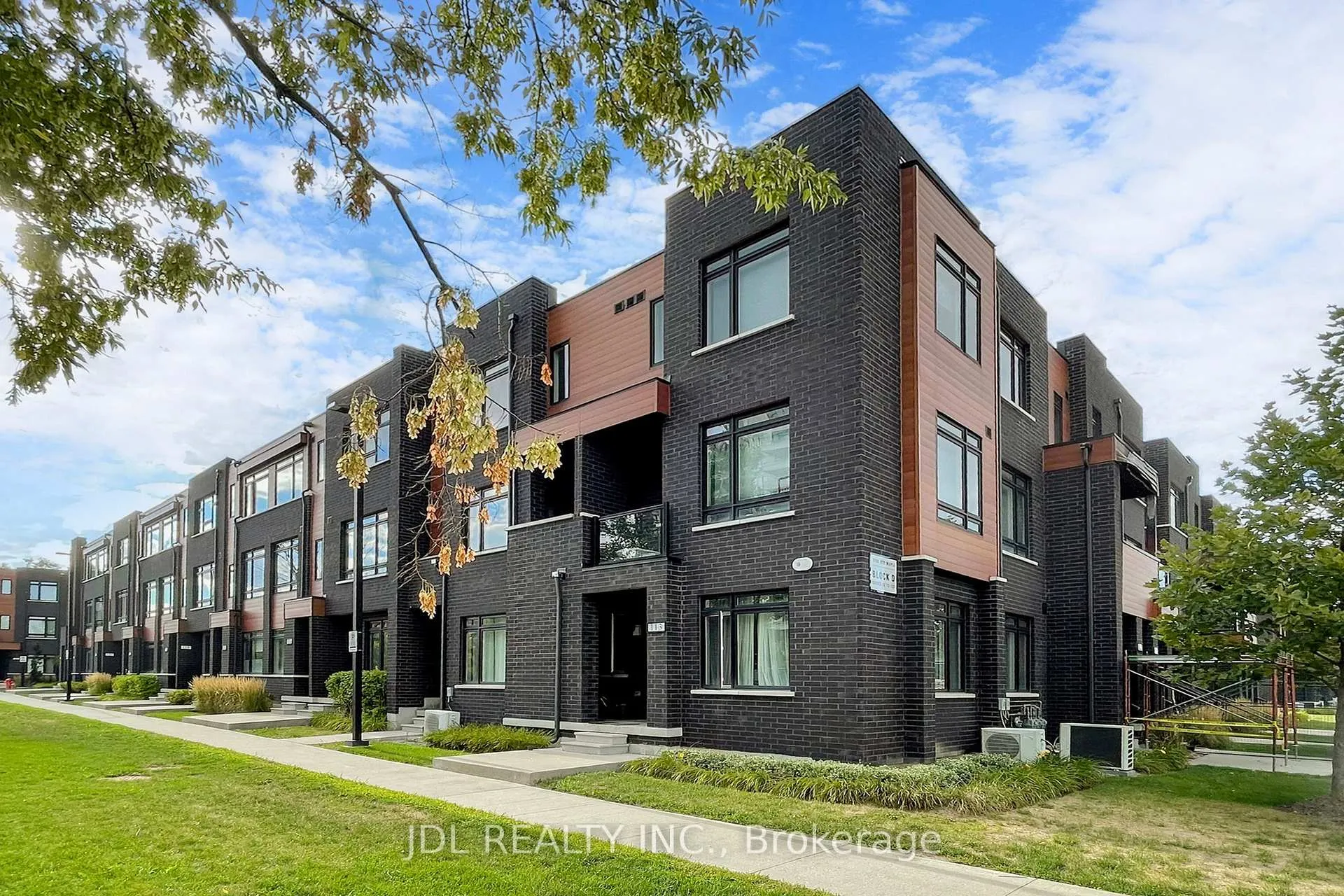 Front of Unit 112, 370 Red Maple Road