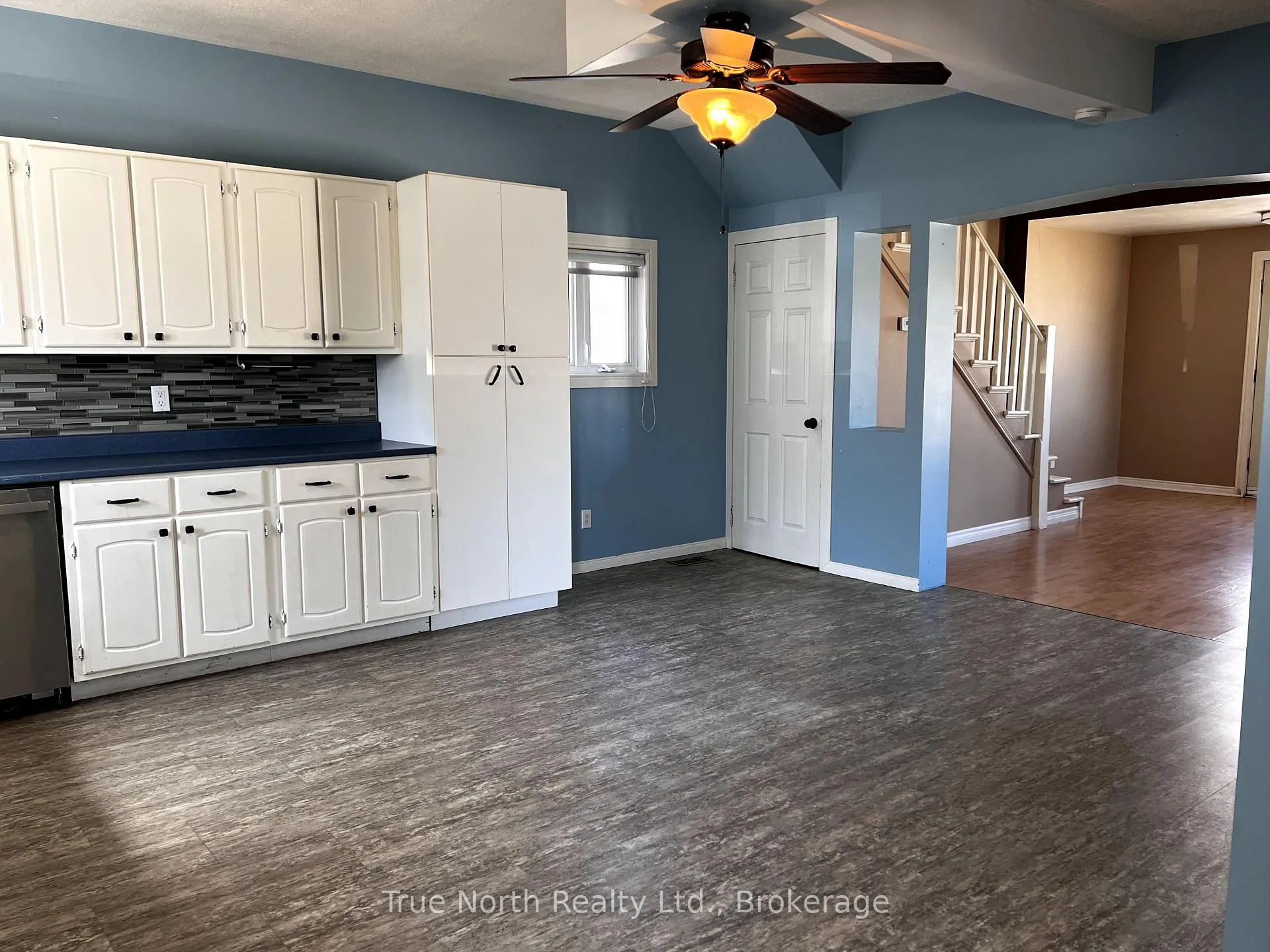 Photo 4 of 20 Kolb Avenue, Kapuskasing — HOMEH