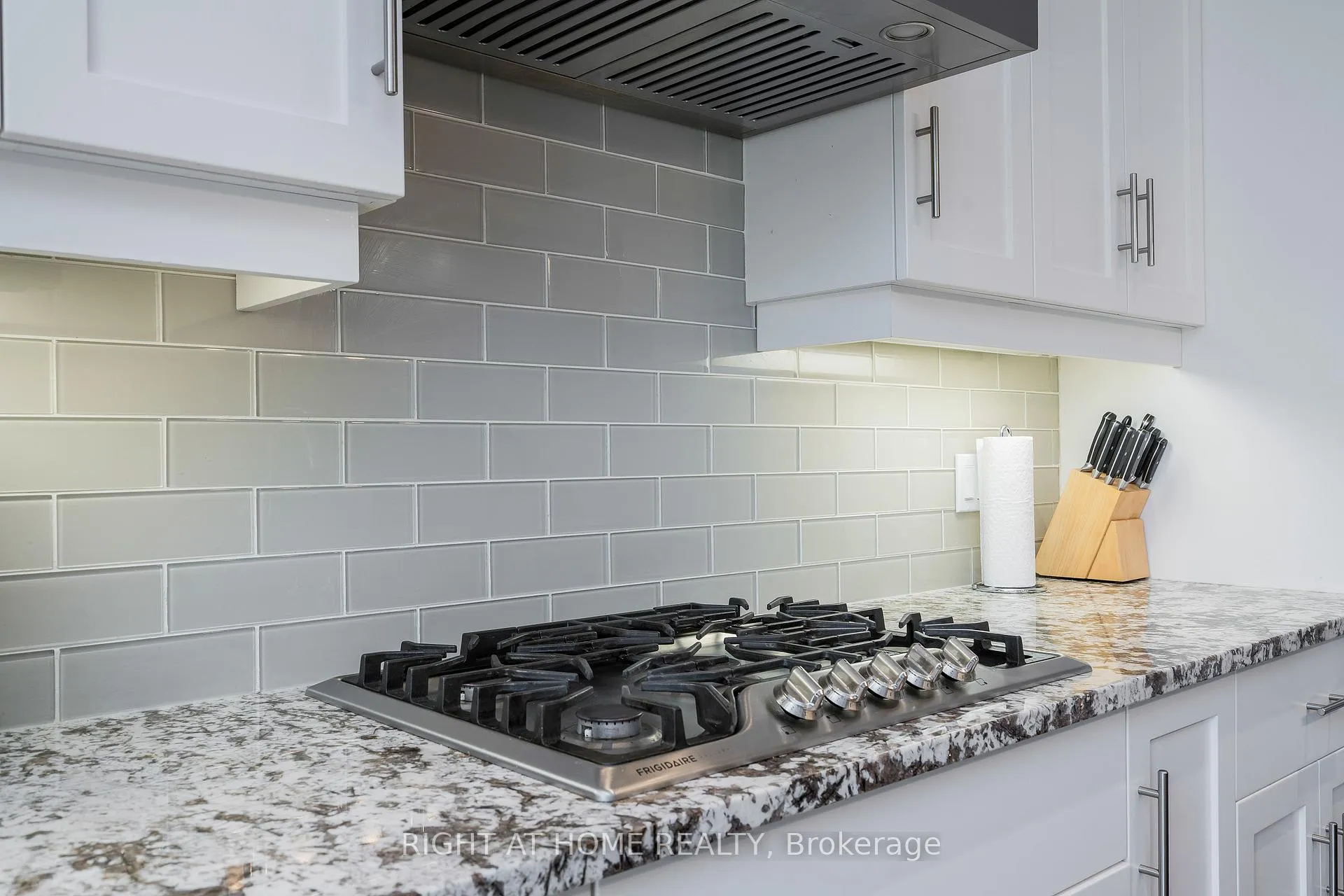 Photo 12 of 124 West Ridge Drive, Blue Mountains — HOMEH