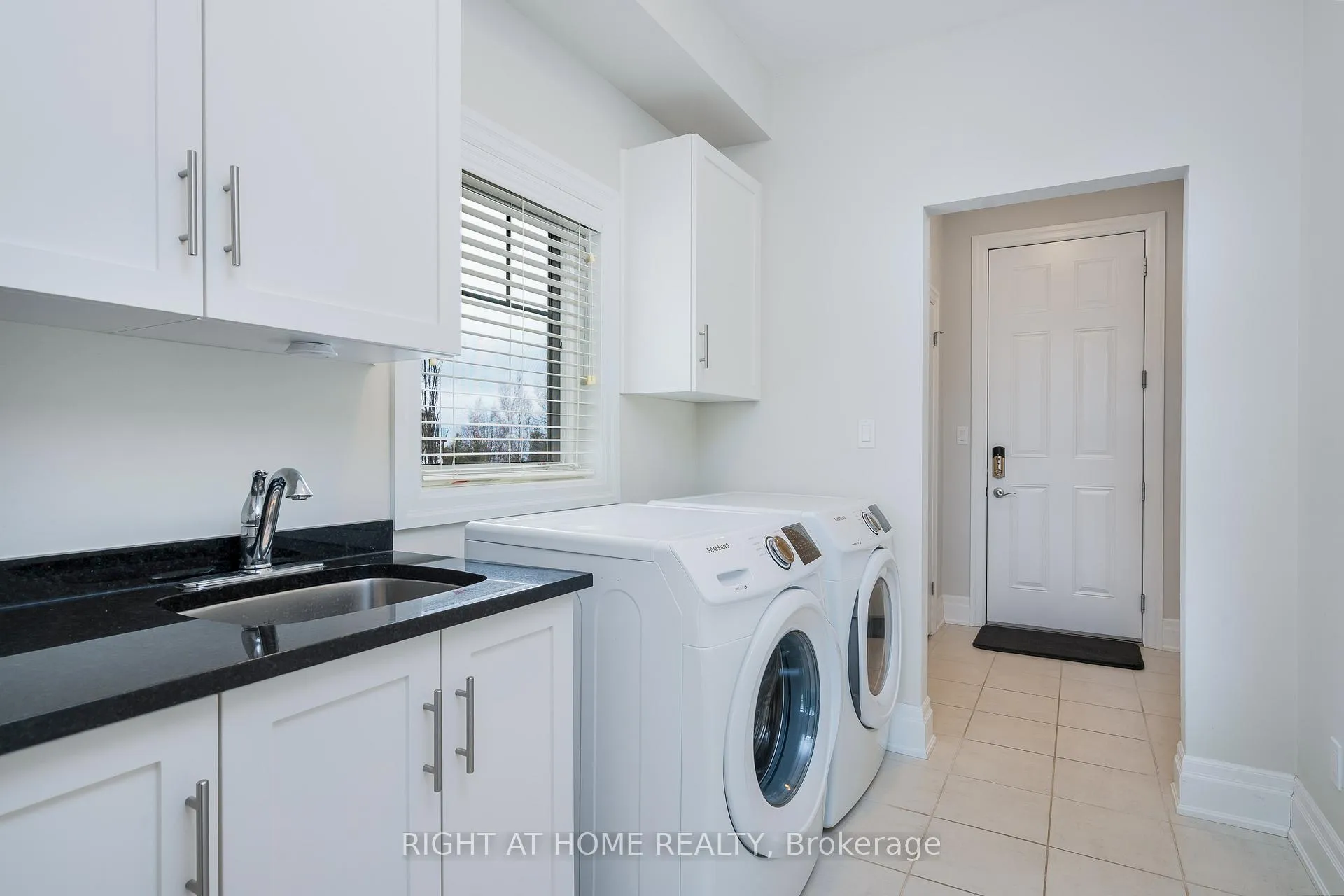 Photo 16 of 124 West Ridge Drive, Blue Mountains — HOMEH