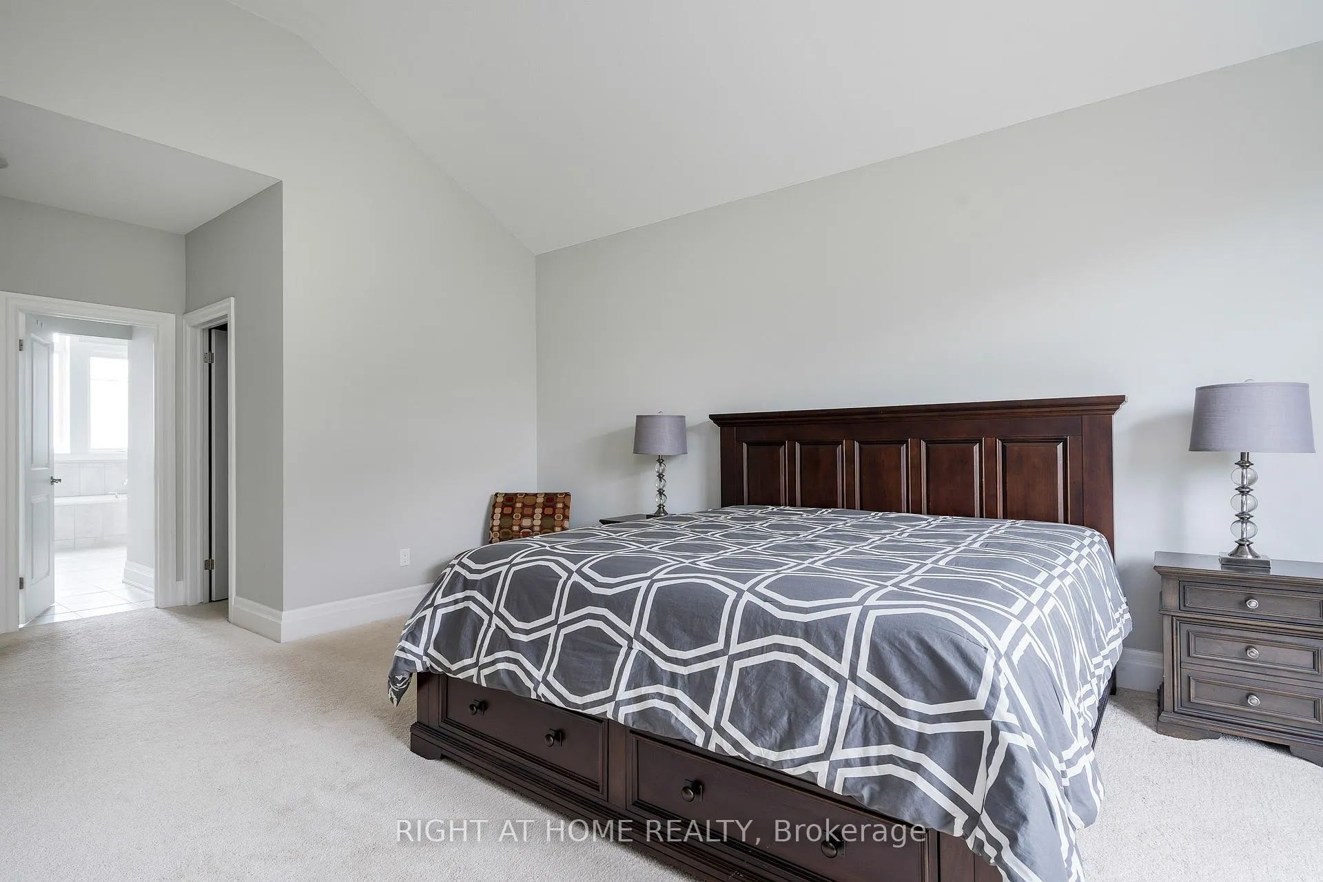 Photo 19 of 124 West Ridge Drive, Blue Mountains — HOMEH