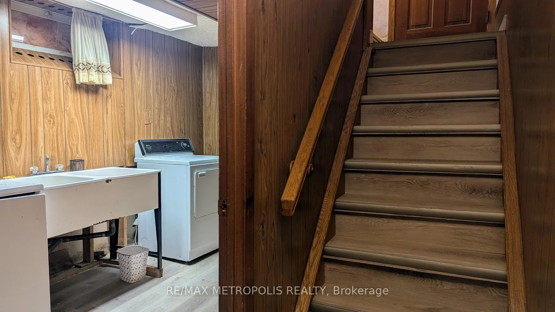 Photo 16 of 83 Longwood Drive, Waterloo, Lakeshore Village — HOMEH