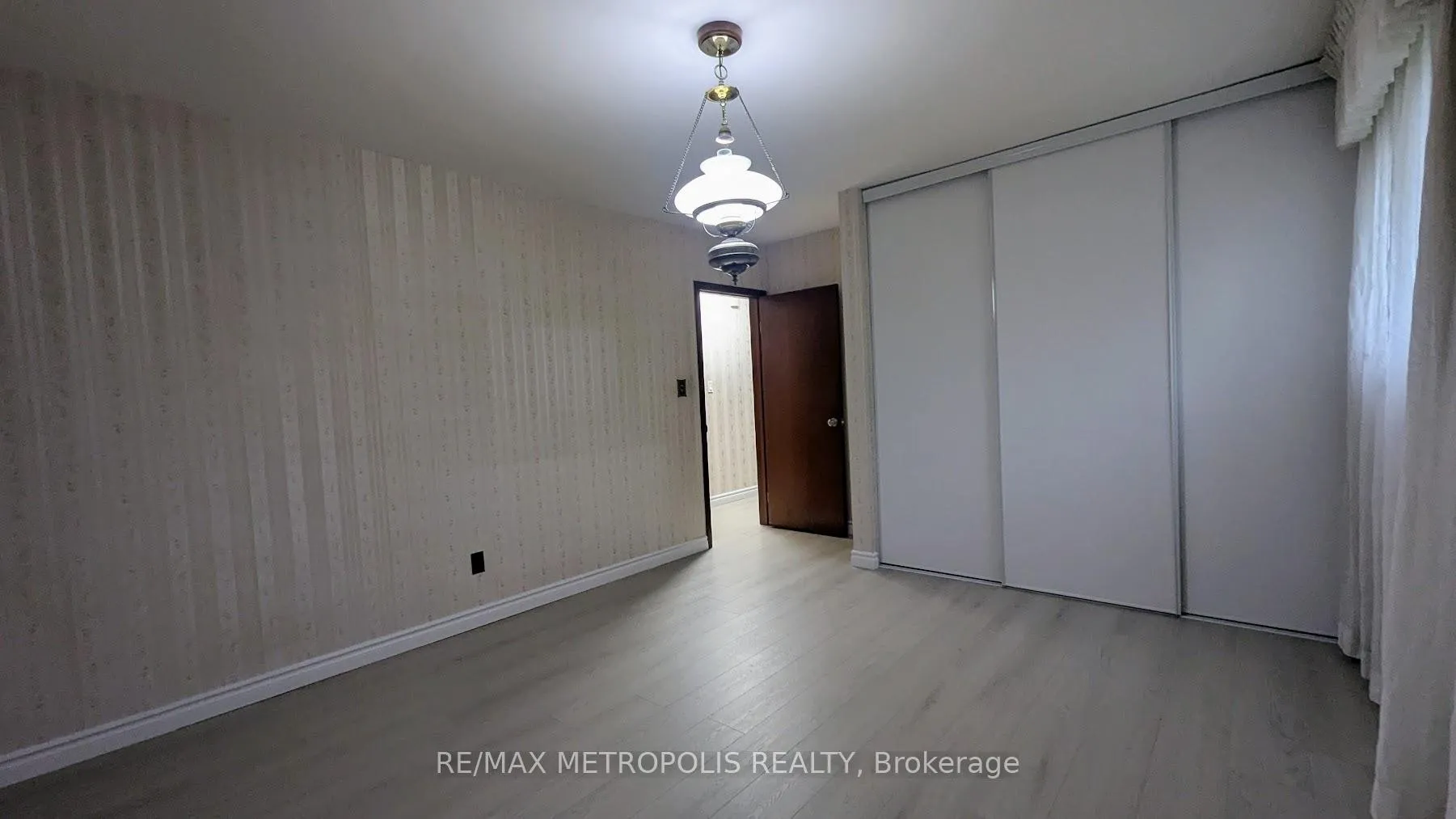 Photo 33 of 83 Longwood Drive, Waterloo, Lakeshore Village — HOMEH