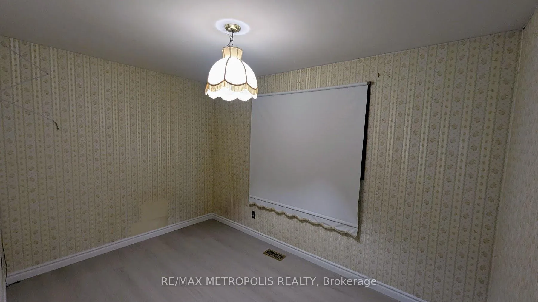 Photo 34 of 83 Longwood Drive, Waterloo, Lakeshore Village — HOMEH