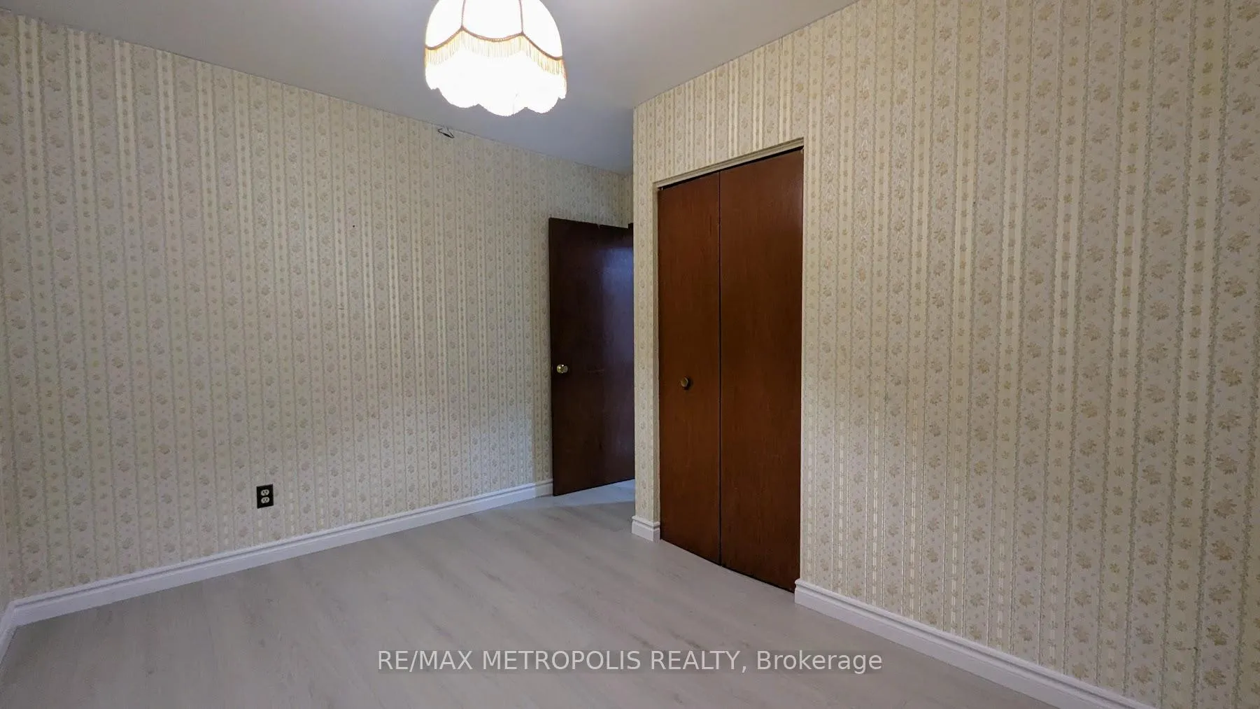 Photo 35 of 83 Longwood Drive, Waterloo, Lakeshore Village — HOMEH
