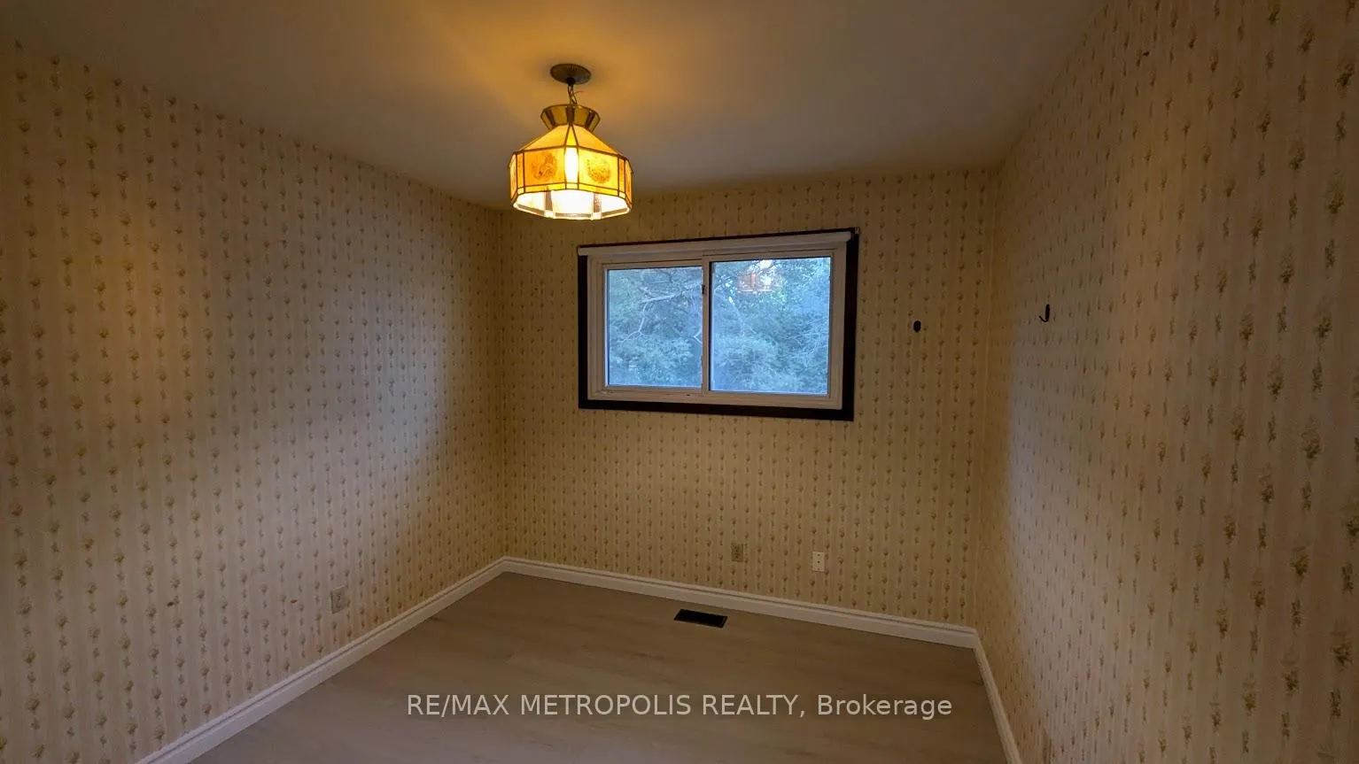 Photo 37 of 83 Longwood Drive, Waterloo, Lakeshore Village — HOMEH
